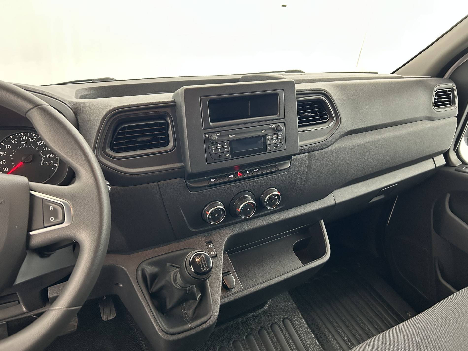 Vente en ligne Renault Master Fourgon MASTER FGN TRAC F3500 L2H2 BLUE DCI 135 au prix de 22 990 €