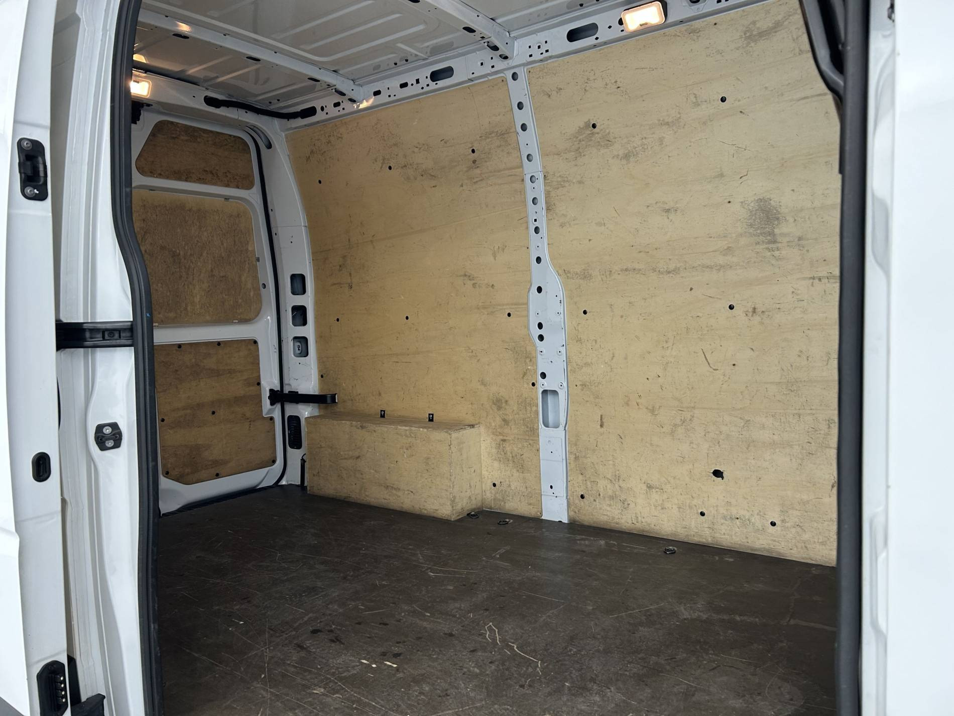 Vente en ligne Renault Master Fourgon MASTER FGN TRAC F3500 L2H2 BLUE DCI 135 au prix de 22 990 €