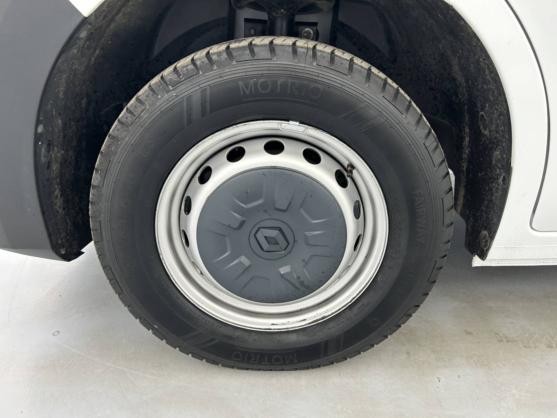 Vente en ligne Renault Master Fourgon MASTER FGN TRAC F3500 L2H2 BLUE DCI 135 au prix de 22 990 €