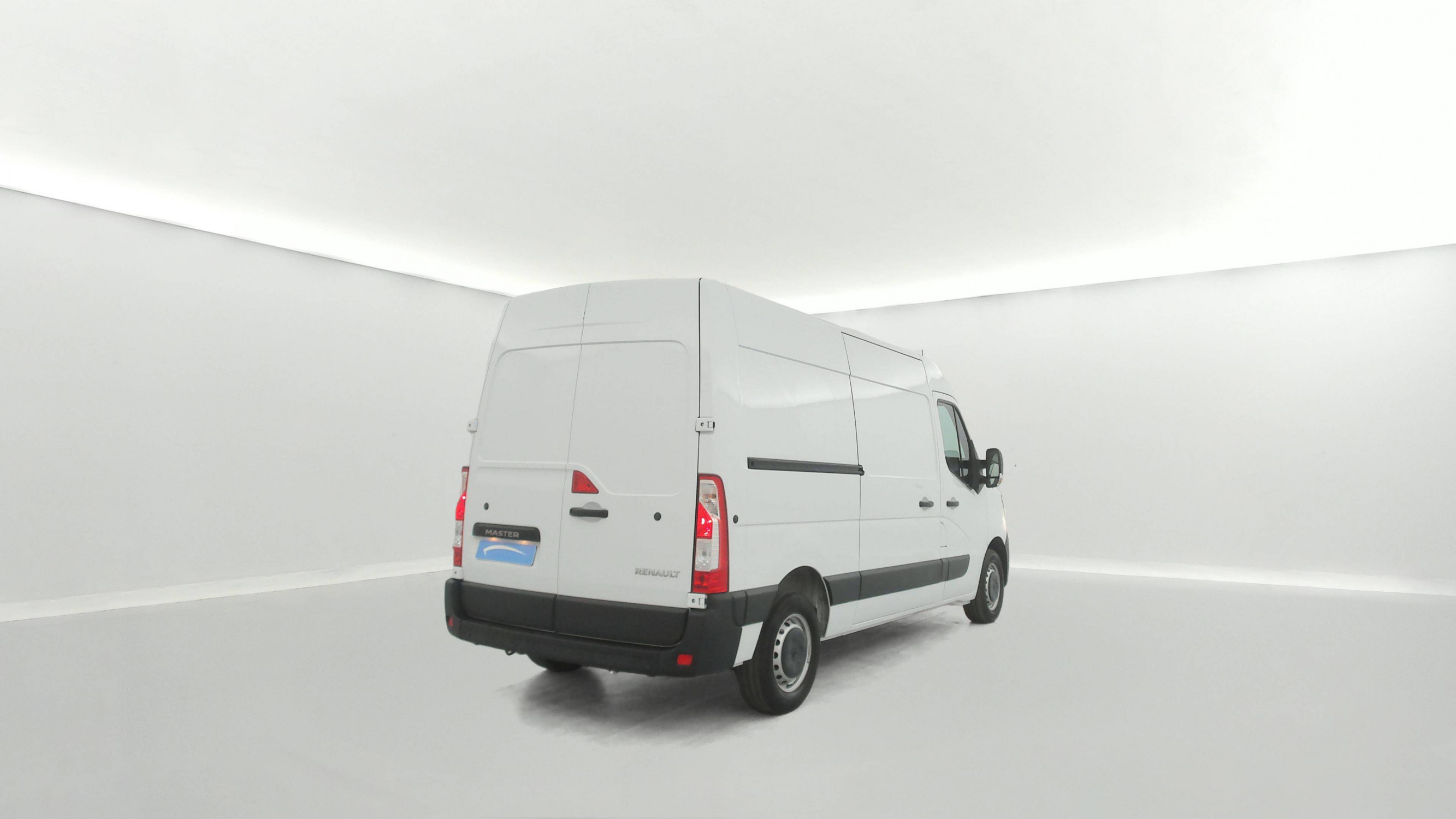 Vente en ligne Renault Master Fourgon MASTER FGN TRAC F3500 L2H2 BLUE DCI 135 au prix de 22 990 €