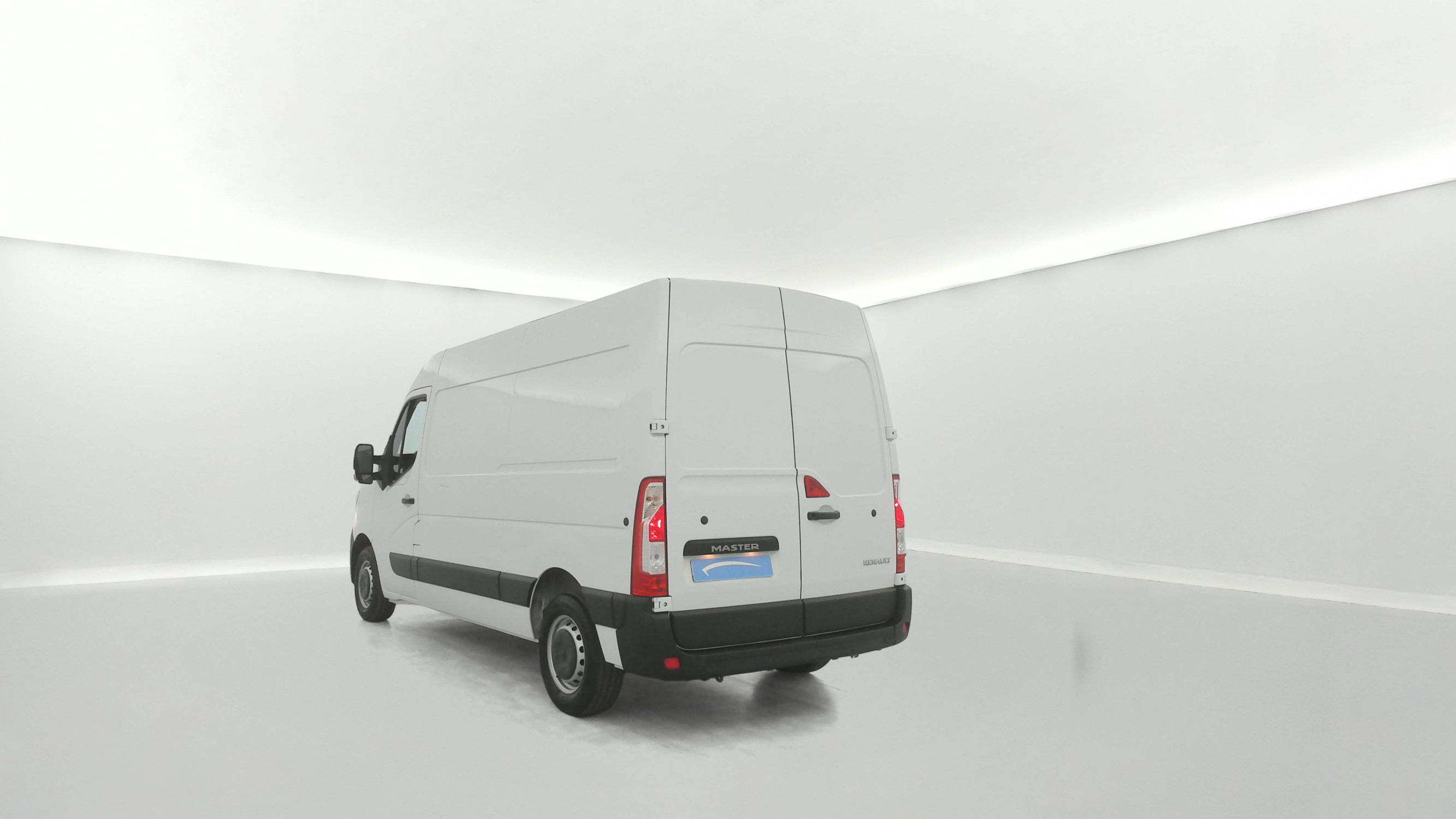 Vente en ligne Renault Master Fourgon MASTER FGN TRAC F3500 L2H2 BLUE DCI 135 au prix de 22 990 €
