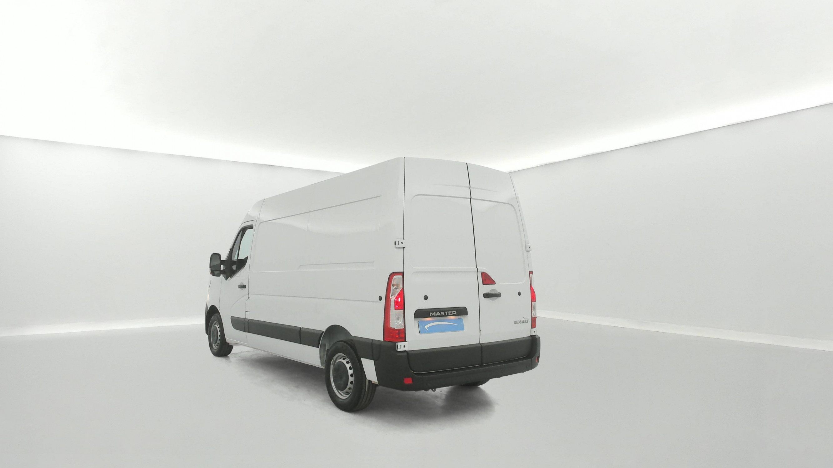 Vente en ligne Renault Master Fourgon MASTER FGN TRAC F3500 L2H2 BLUE DCI 135 au prix de 20 990 €