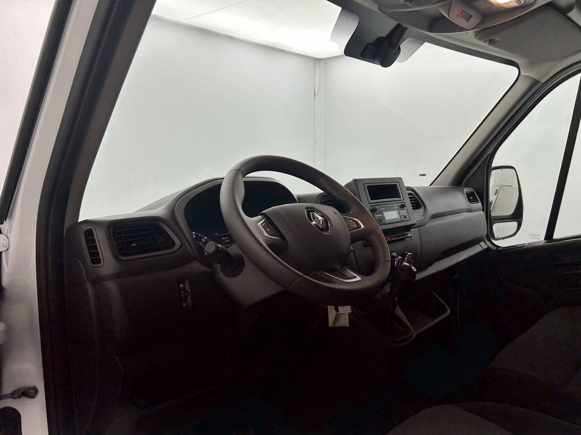 Vente en ligne Renault Master Fourgon MASTER FGN TRAC F3500 L2H2 BLUE DCI 135 au prix de 23 590 €