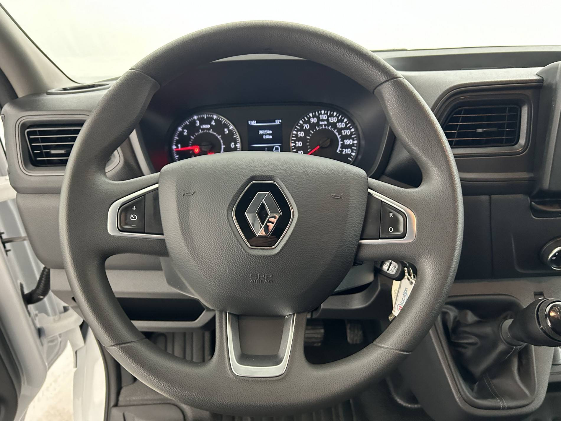 Vente en ligne Renault Master Fourgon MASTER FGN TRAC F3500 L2H2 BLUE DCI 135 au prix de 23 590 €