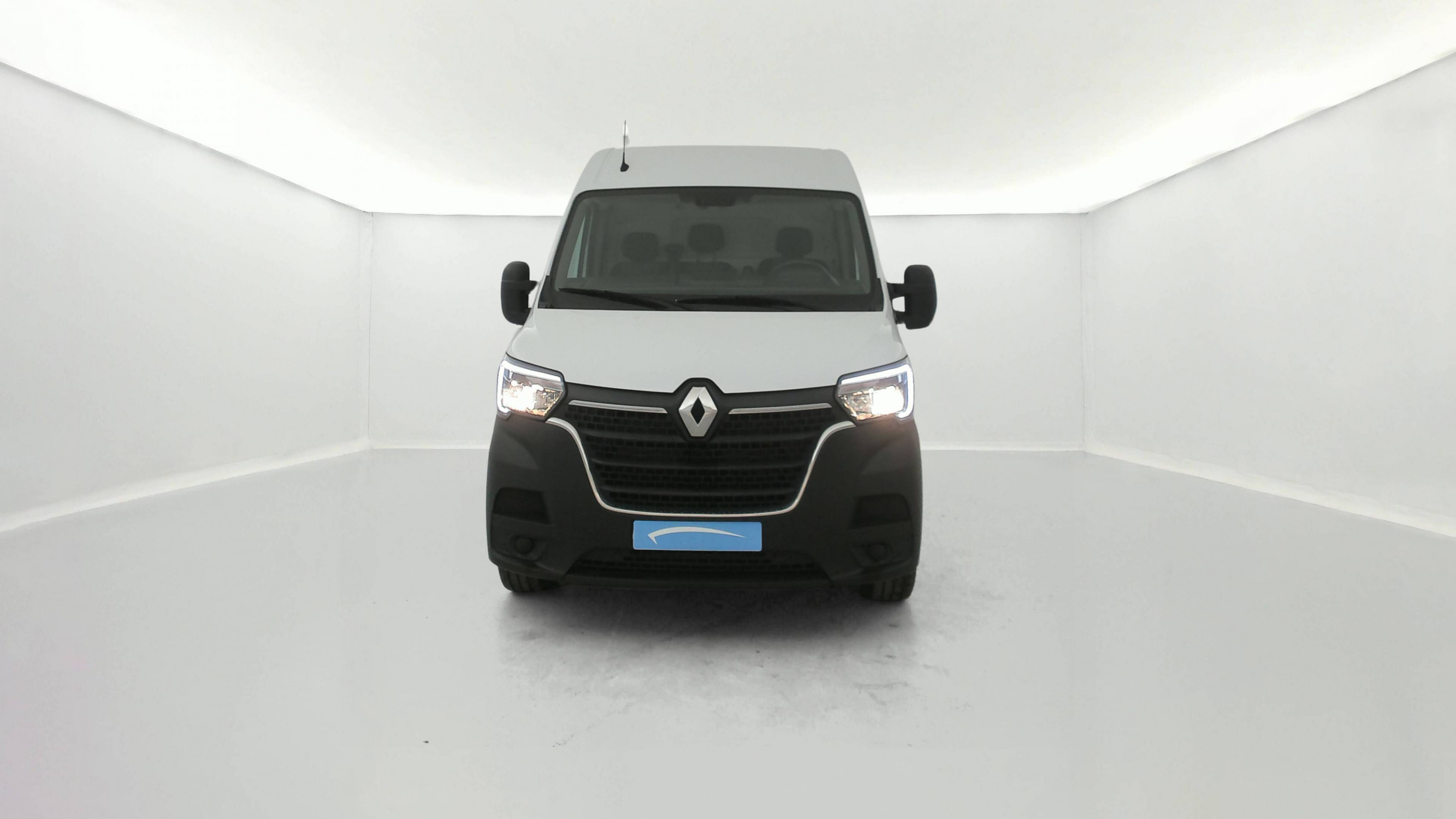 Vente en ligne Renault Master Fourgon MASTER FGN TRAC F3500 L2H2 BLUE DCI 135 au prix de 23 590 €
