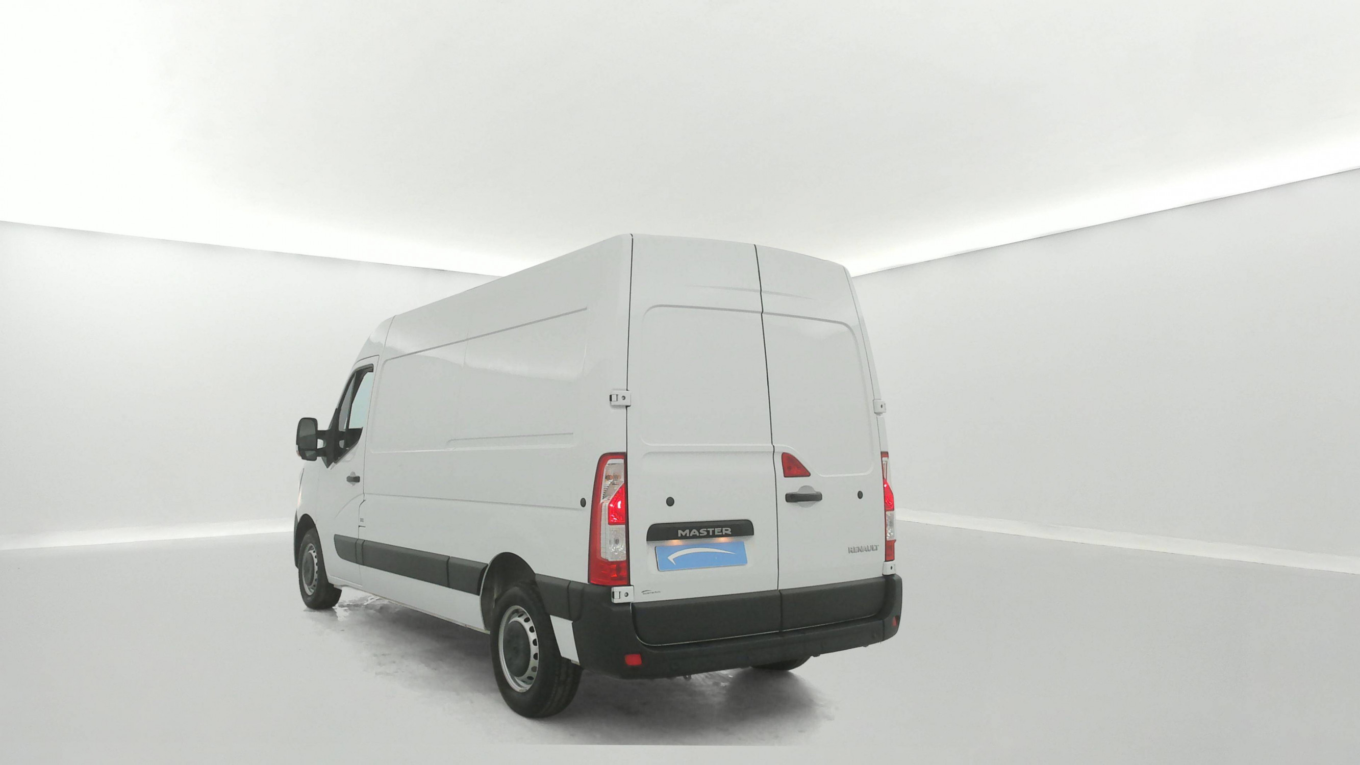 Vente en ligne Renault Master Fourgon MASTER FGN TRAC F3500 L2H2 BLUE DCI 135 au prix de 23 590 €