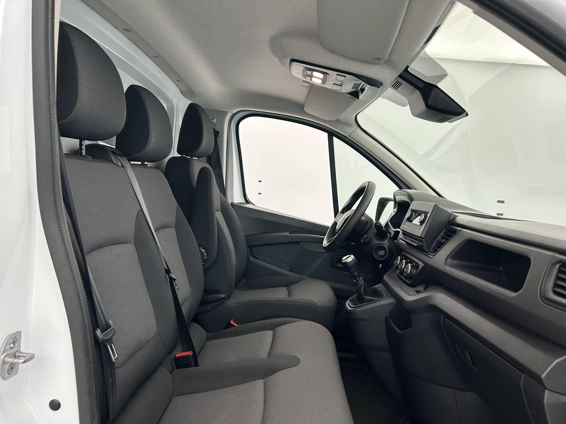 Vente en ligne Renault Trafic 3 Fourgon TRAFIC FG BLUE DCI 130 L1H1 3T GSR2 au prix de 22 990 €