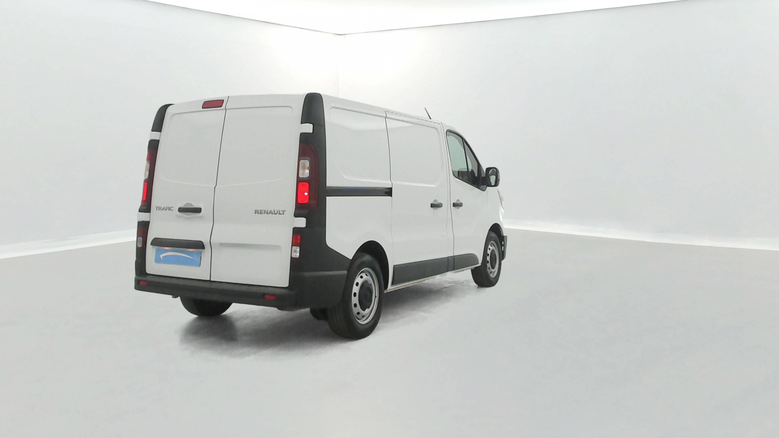 Vente en ligne Renault Trafic 3 Fourgon TRAFIC FG BLUE DCI 130 L1H1 3T GSR2 au prix de 22 990 €