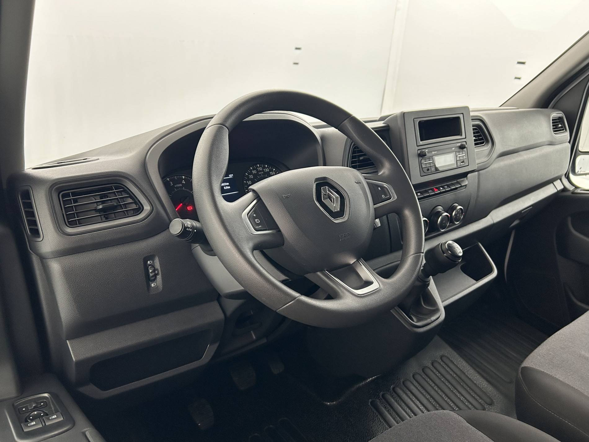 Vente en ligne Renault Master Fourgon MASTER FGN TRAC F3500 L2H2 BLUE DCI 135 au prix de 23 790 €