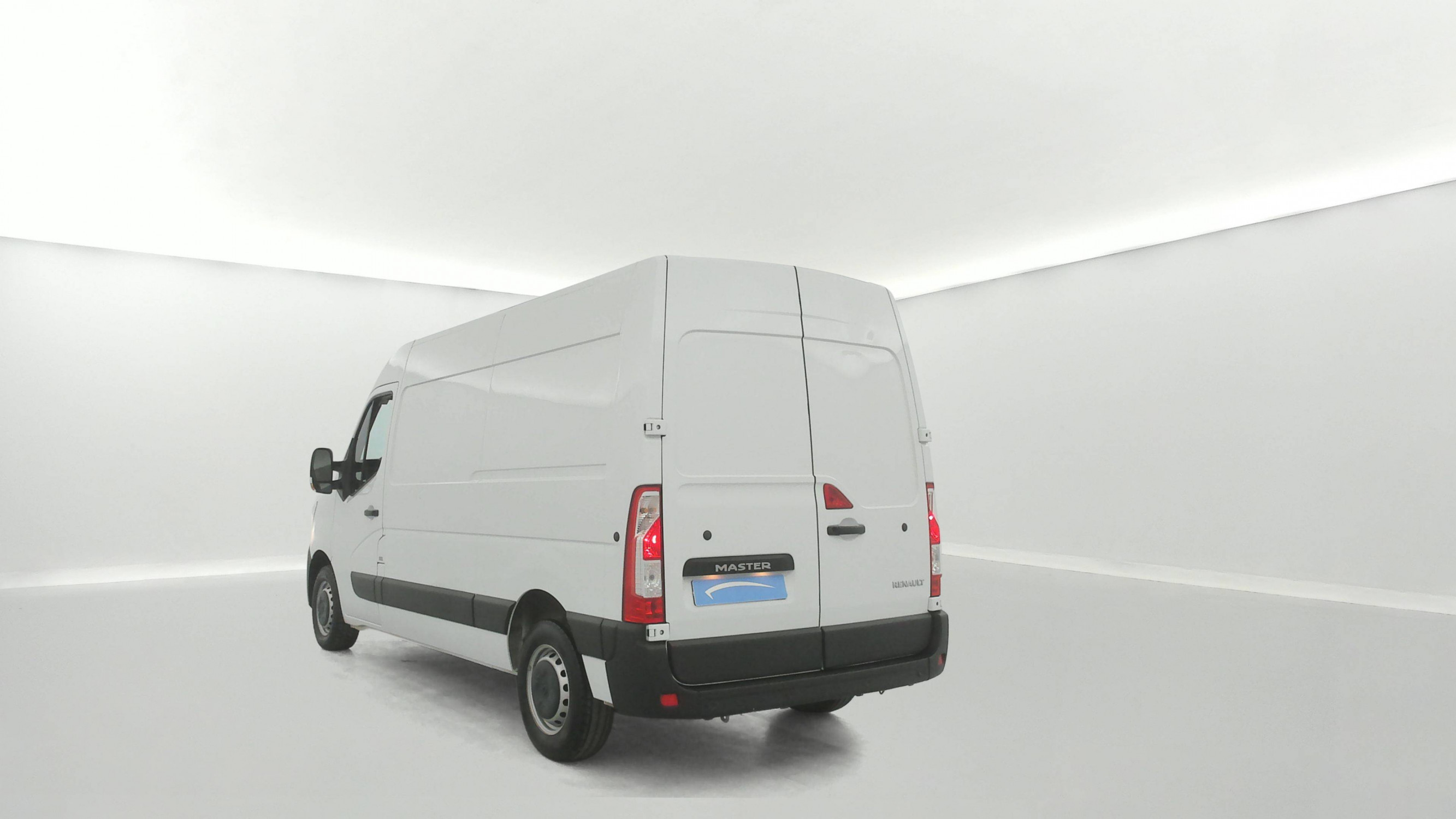 Vente en ligne Renault Master Fourgon MASTER FGN TRAC F3500 L2H2 BLUE DCI 135 au prix de 23 790 €