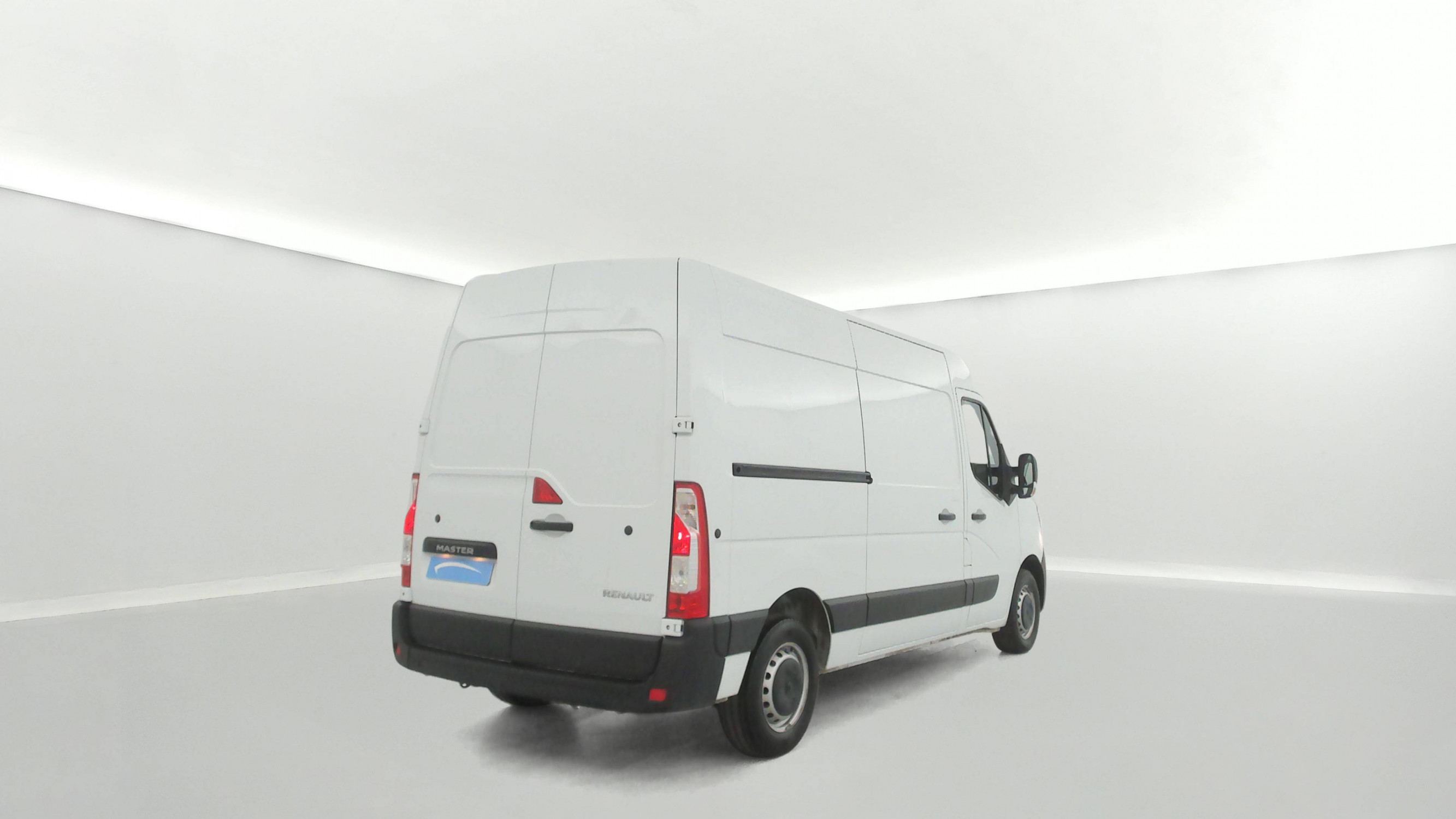 Vente en ligne Renault Master Fourgon MASTER FGN TRAC F3500 L2H2 BLUE DCI 135 au prix de 23 790 €