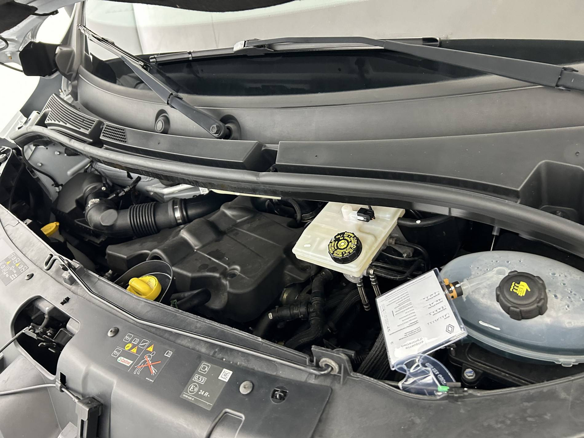 Vente en ligne Renault Master Fourgon MASTER FGN TRAC F3500 L2H2 BLUE DCI 135 au prix de 22 790 €