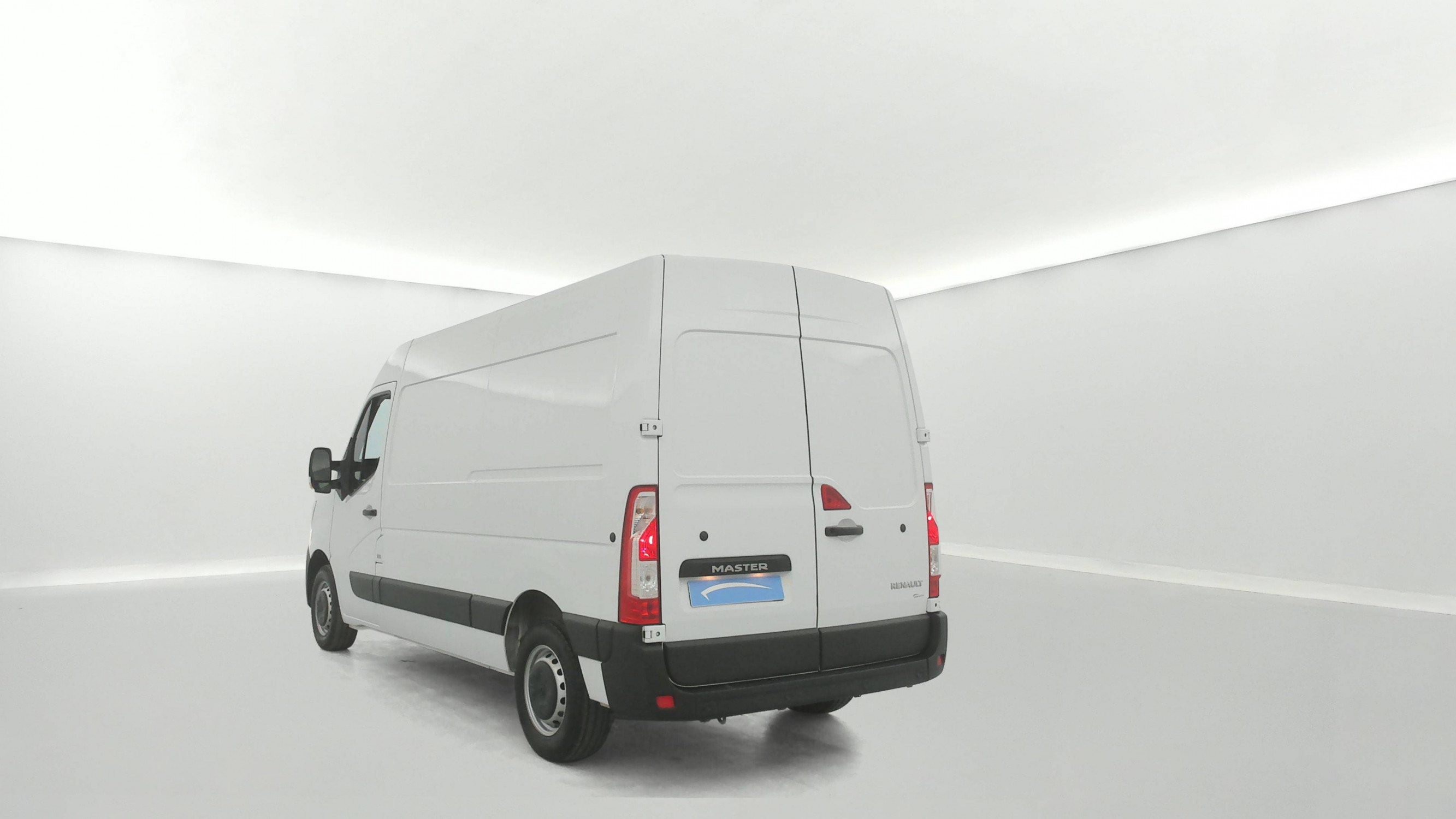 Vente en ligne Renault Master Fourgon MASTER FGN TRAC F3500 L2H2 BLUE DCI 135 au prix de 23 590 €