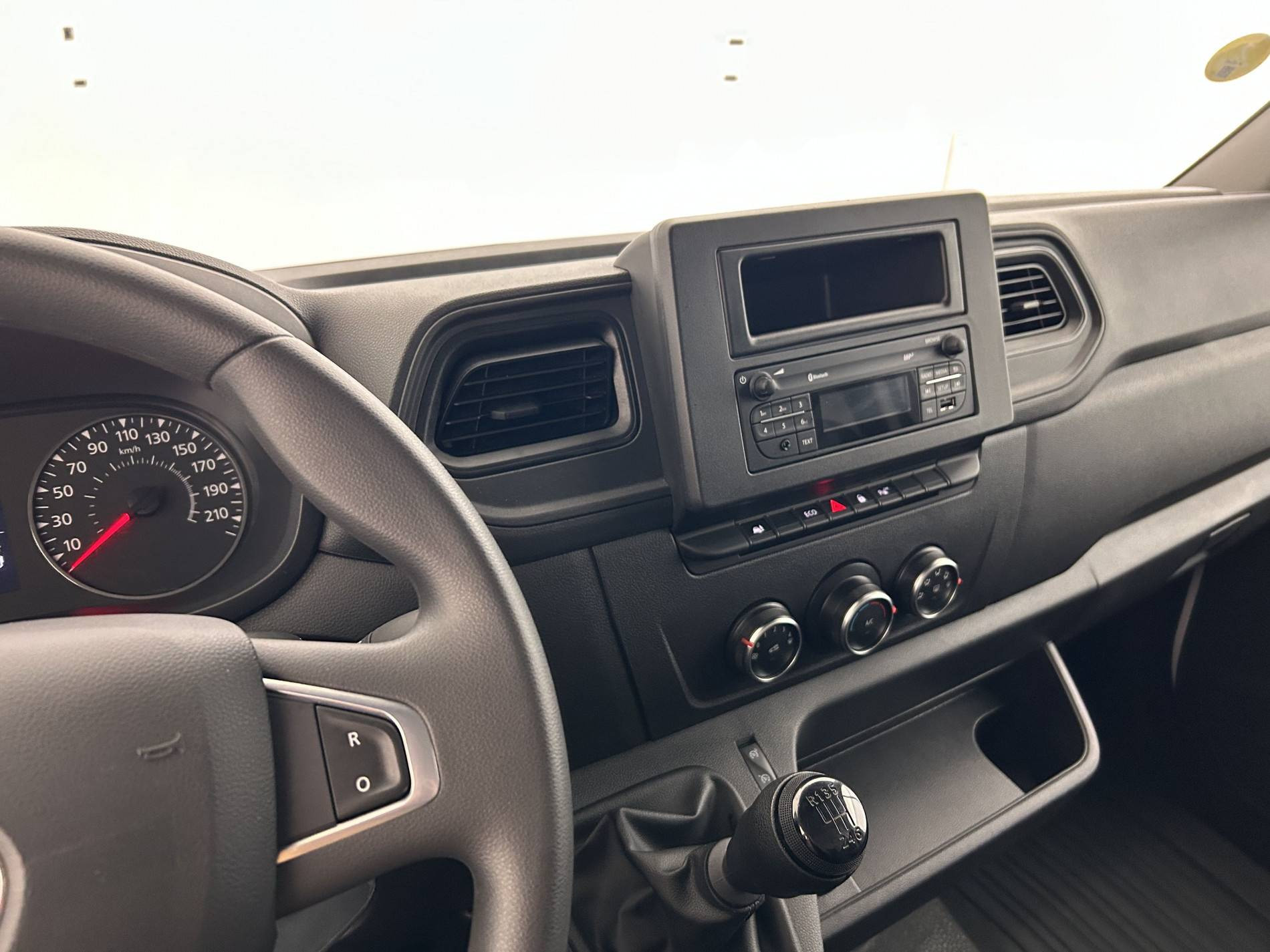 Vente en ligne Renault Master Fourgon MASTER FGN TRAC F3500 L2H2 BLUE DCI 135 au prix de 22 790 €