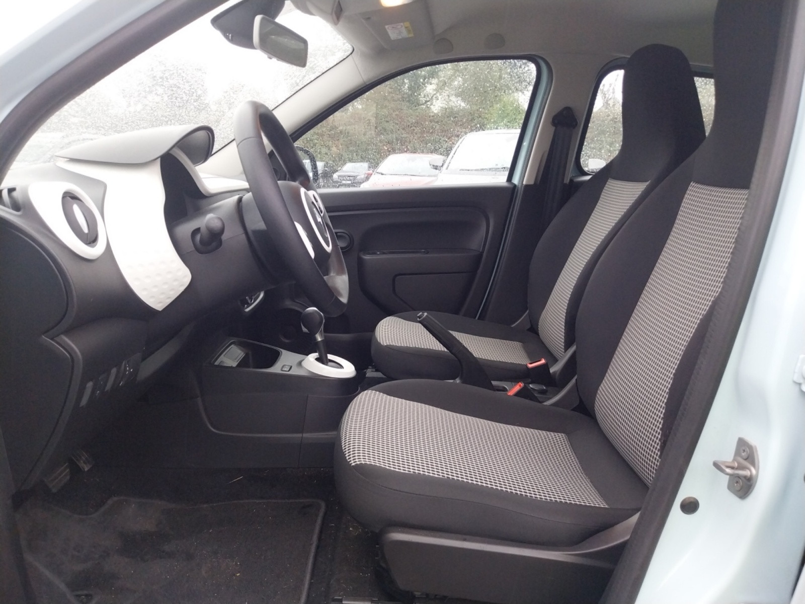 Vente en ligne Renault Twingo Electrique Twingo III E-Tech au prix de 13 990 €