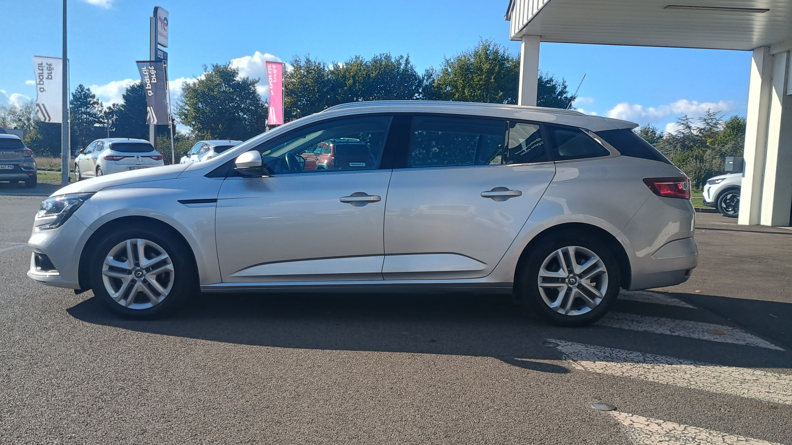 Vente en ligne Renault Megane 4 Estate Mégane IV Estate dCi 90 Energy au prix de 10 990 €
