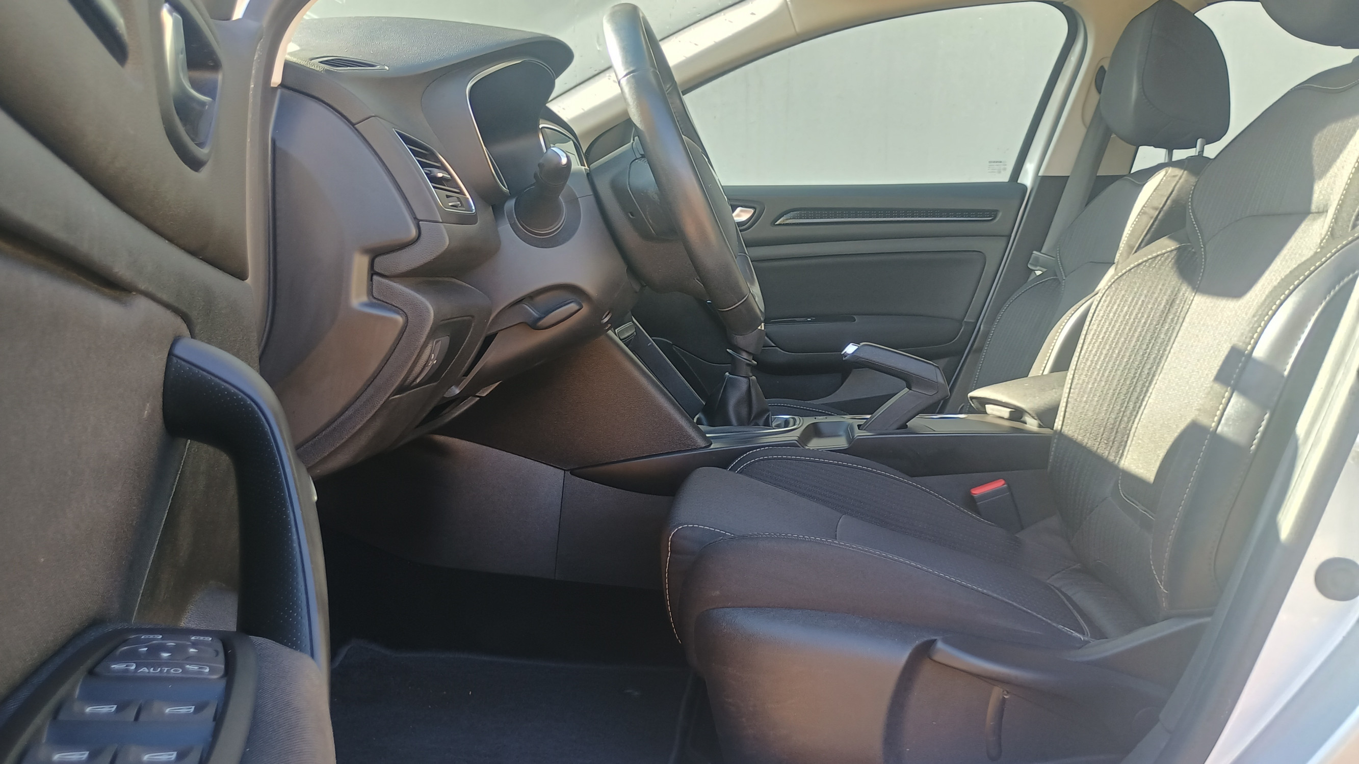 Vente en ligne Renault Megane 4 Estate Mégane IV Estate dCi 90 Energy au prix de 10 990 €