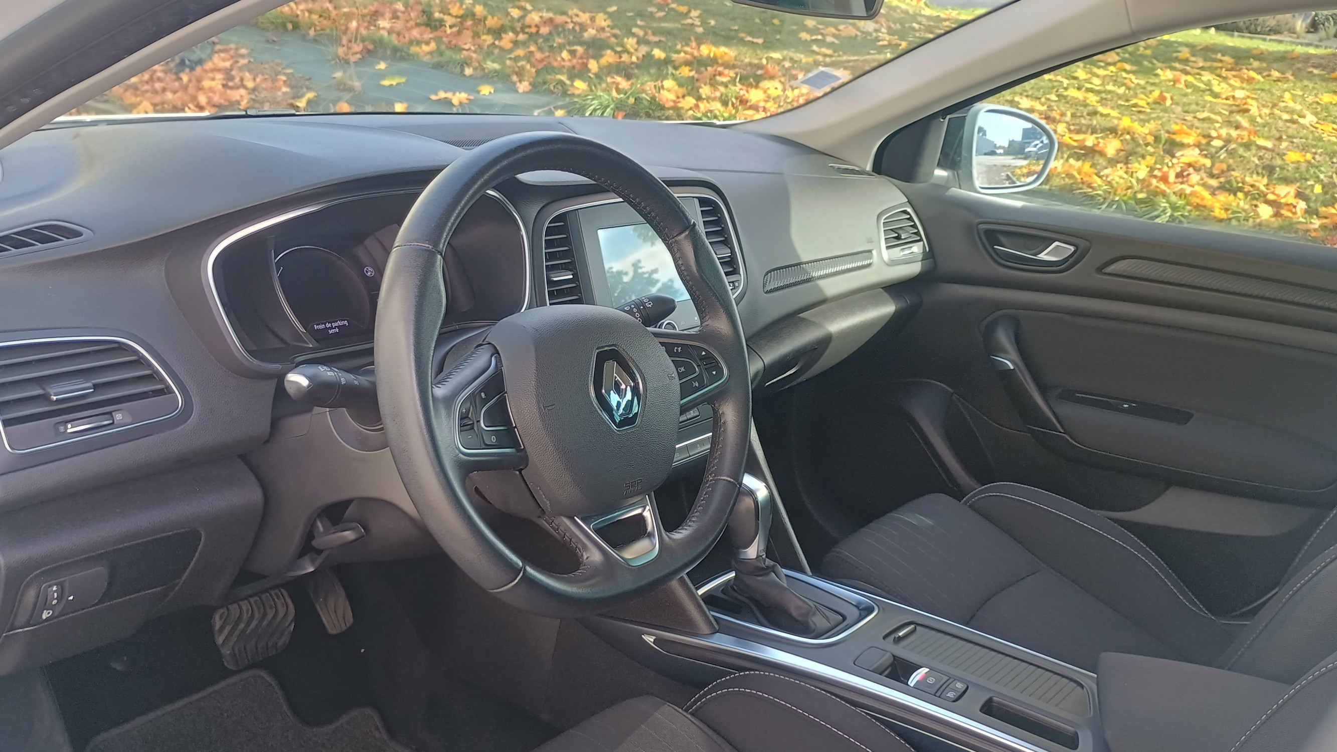 Vente en ligne Renault Megane 4 Mégane IV Berline TCe 140 EDC FAP au prix de 15 990 €