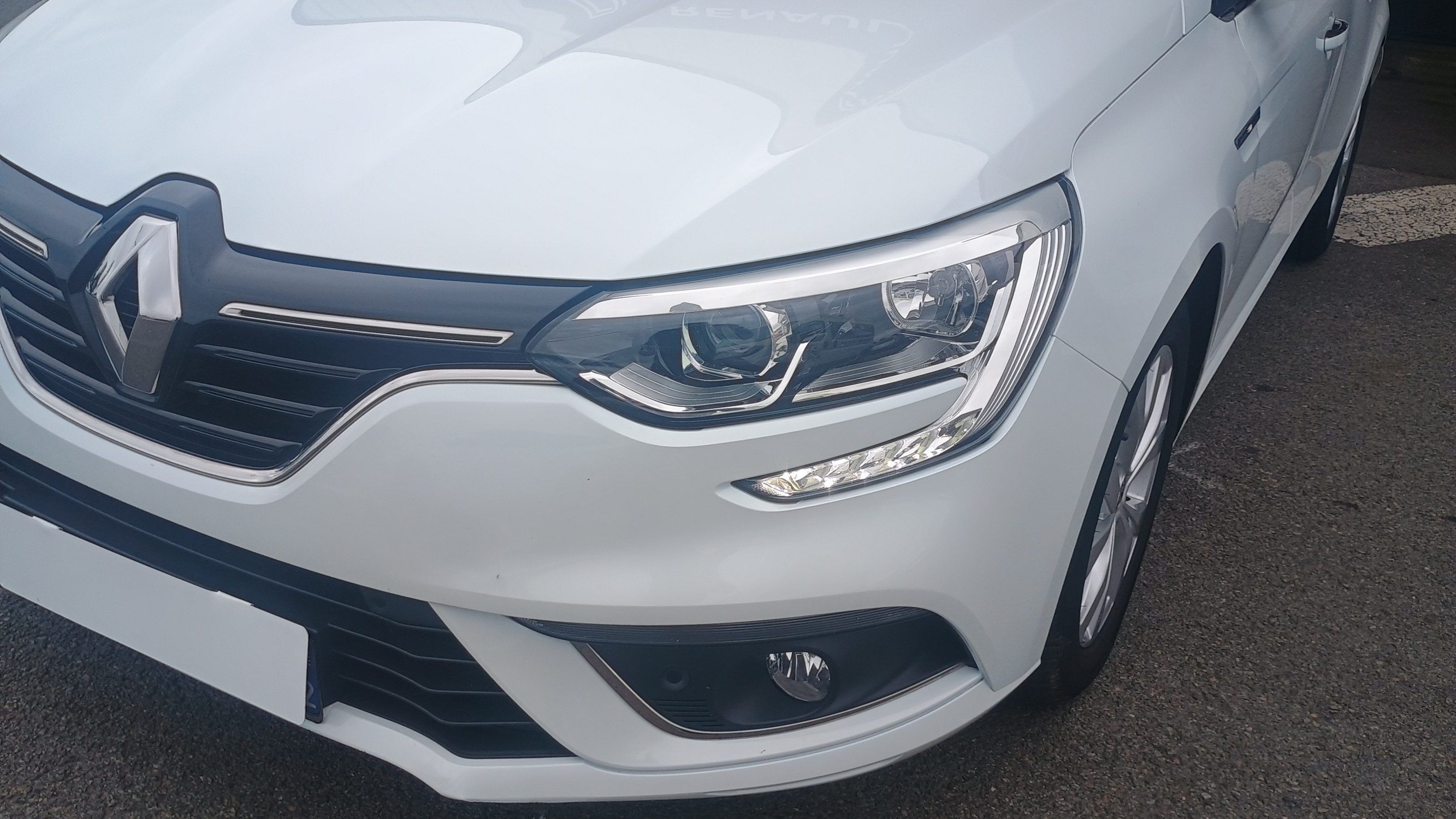 Vente en ligne Renault Megane 4 Mégane IV Berline TCe 140 EDC FAP au prix de 15 990 €
