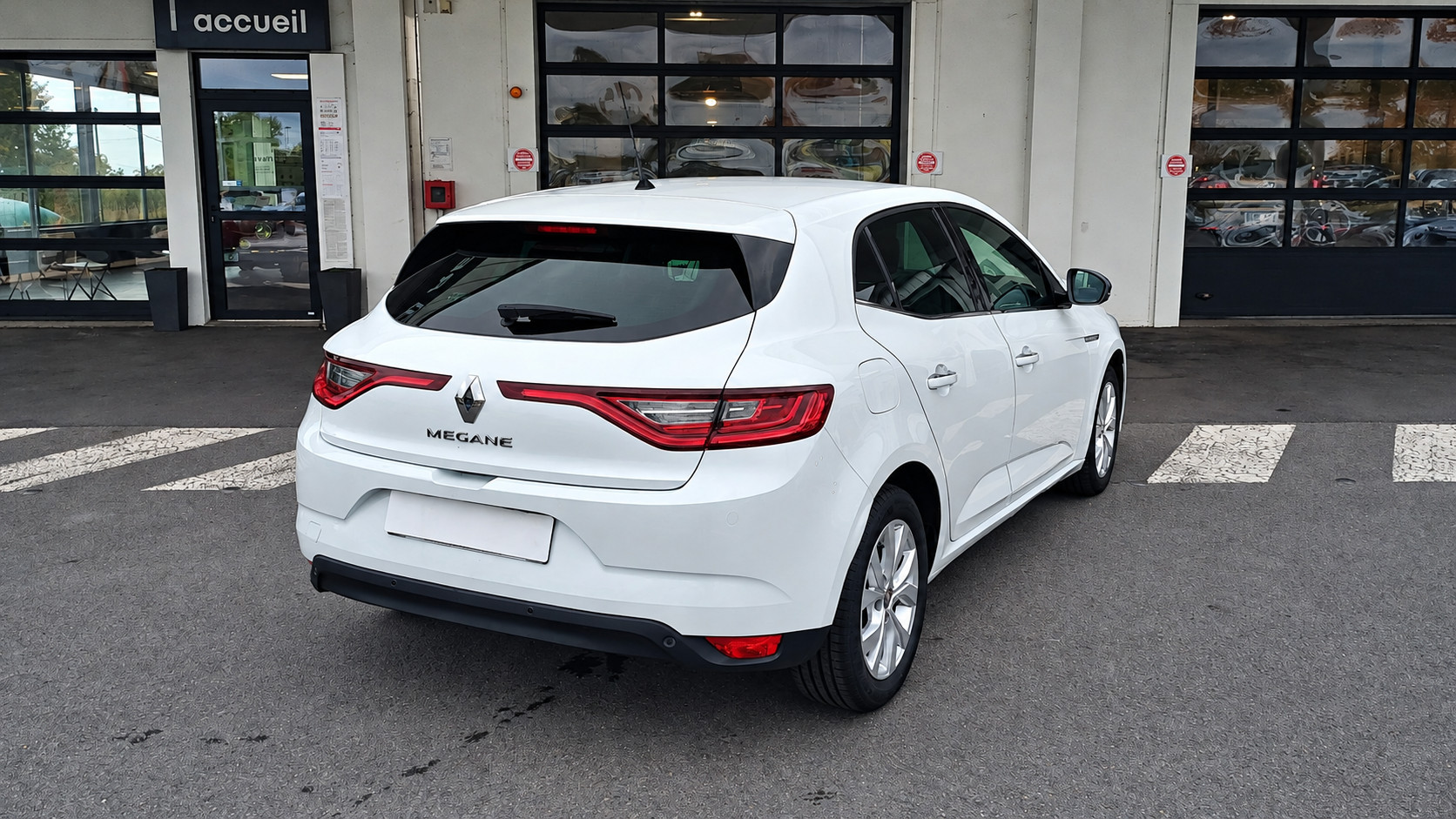 Vente en ligne Renault Megane 4 Mégane IV Berline TCe 140 EDC FAP au prix de 15 990 €