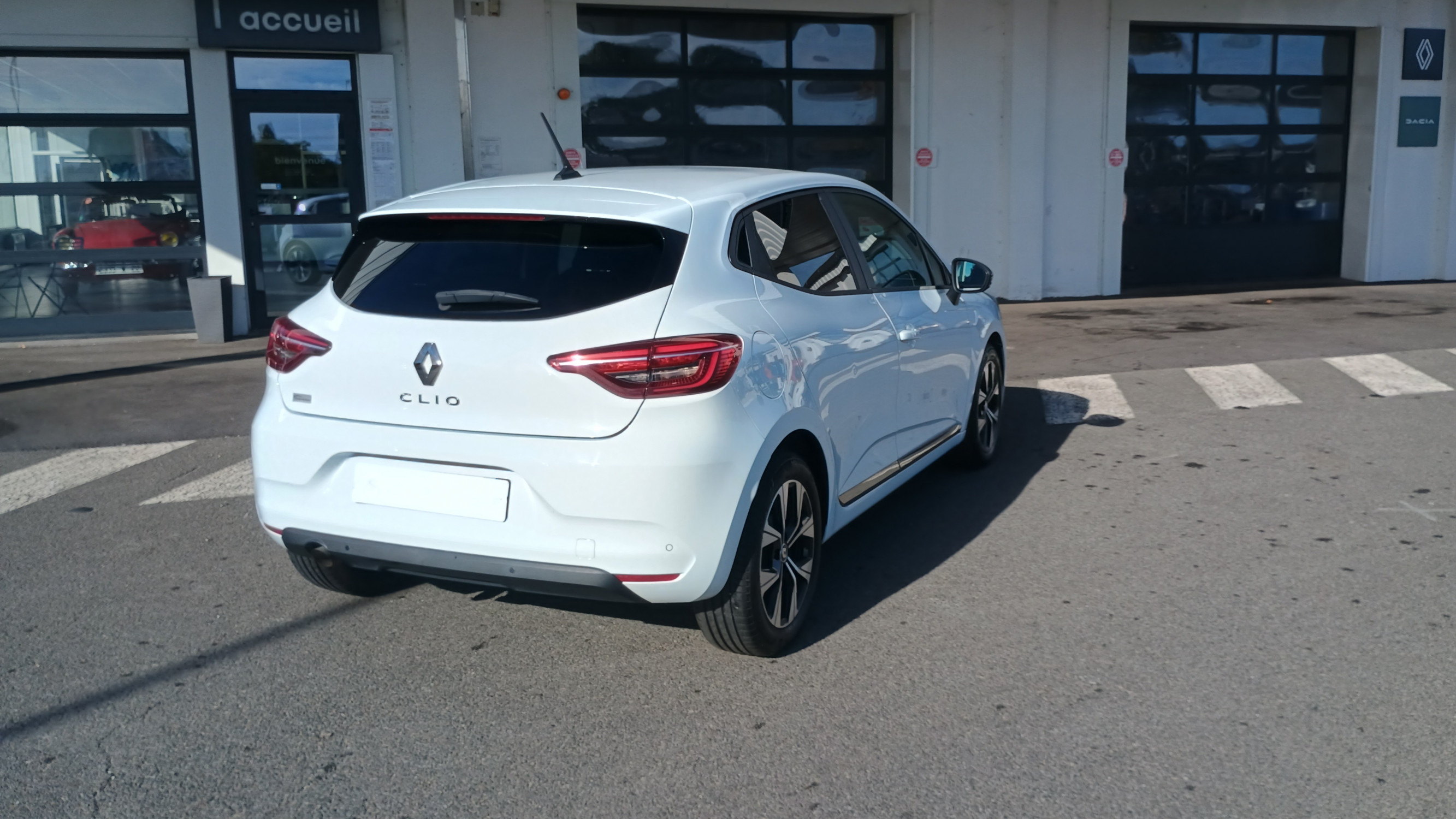 Vente en ligne Renault Clio 5 Clio SCe 65 au prix de 12 590 €