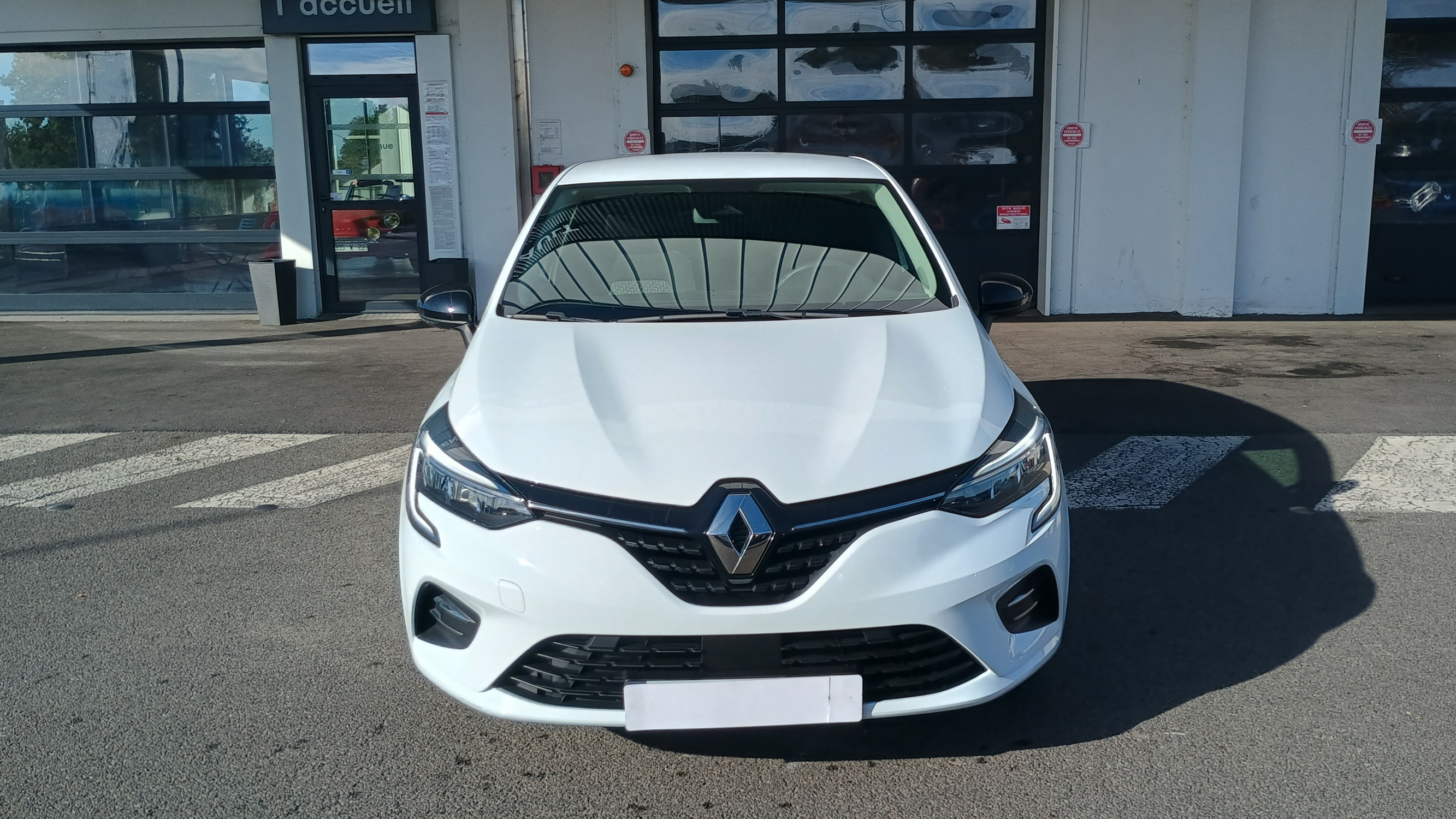 Vente en ligne Renault Clio 5 Clio SCe 65 au prix de 12 590 €