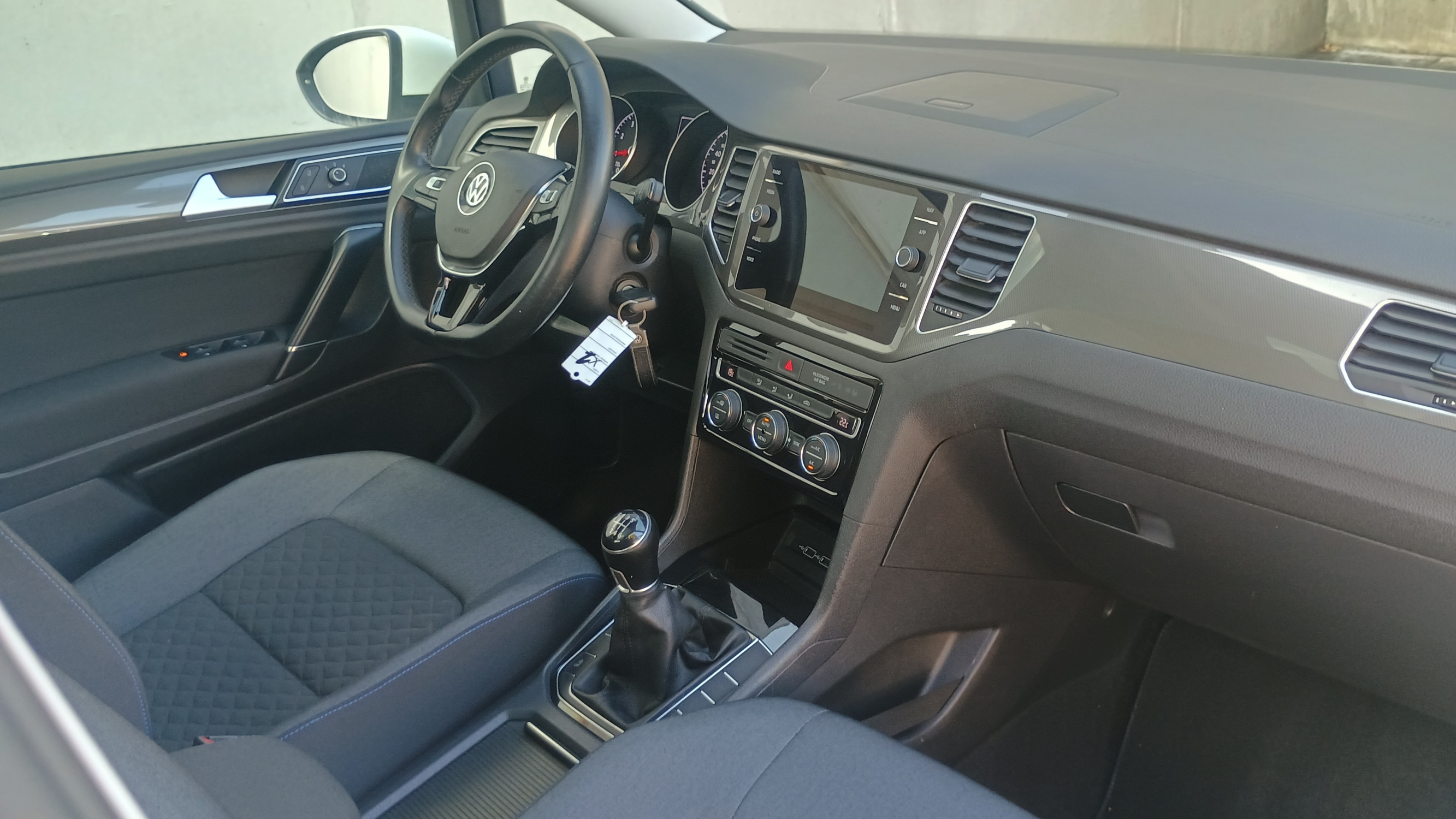 Vente en ligne Volkswagen Golf Sportvan  1.0 TSI 110 BMT BVM6 au prix de 14 990 €