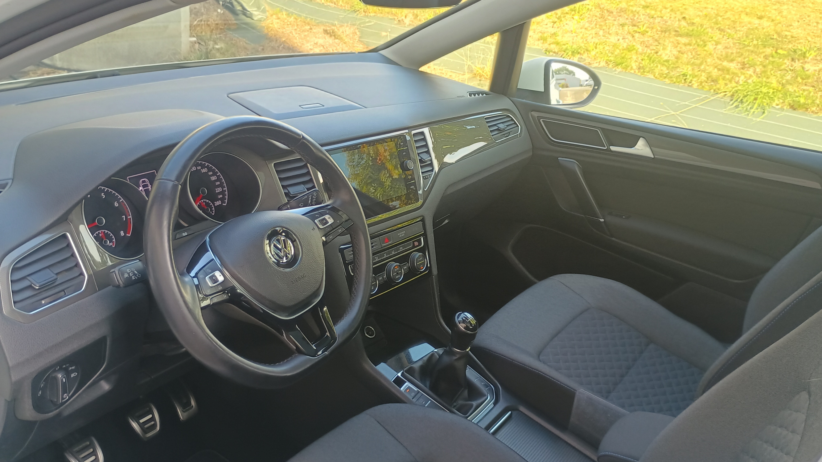 Vente en ligne Volkswagen Golf Sportvan  1.0 TSI 110 BMT BVM6 au prix de 14 990 €
