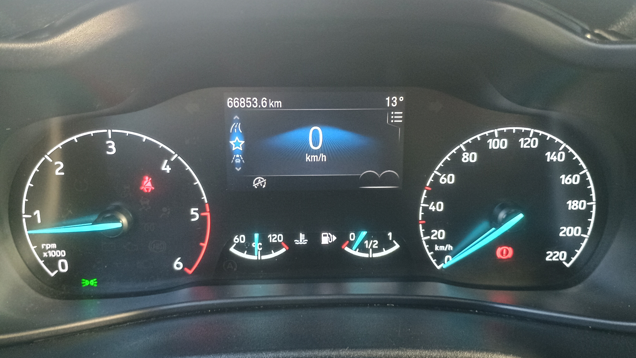 Vente en ligne Ford Tourneo Connect  1.5 L EcoBlue 120 S&S au prix de 19 490 €