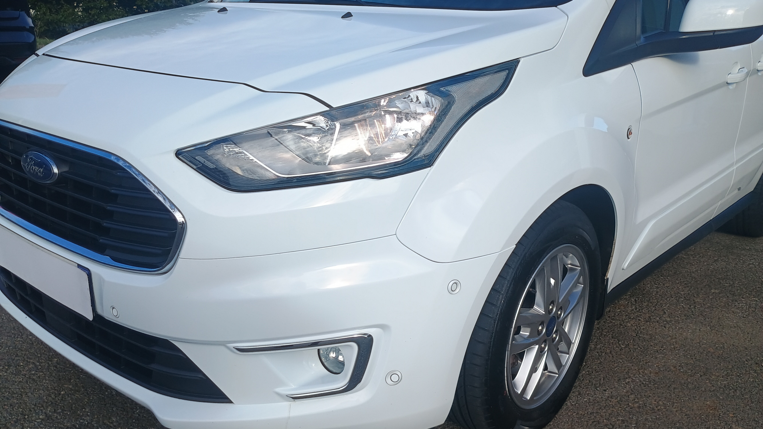 Vente en ligne Ford Tourneo Connect  1.5 L EcoBlue 120 S&S au prix de 19 490 €