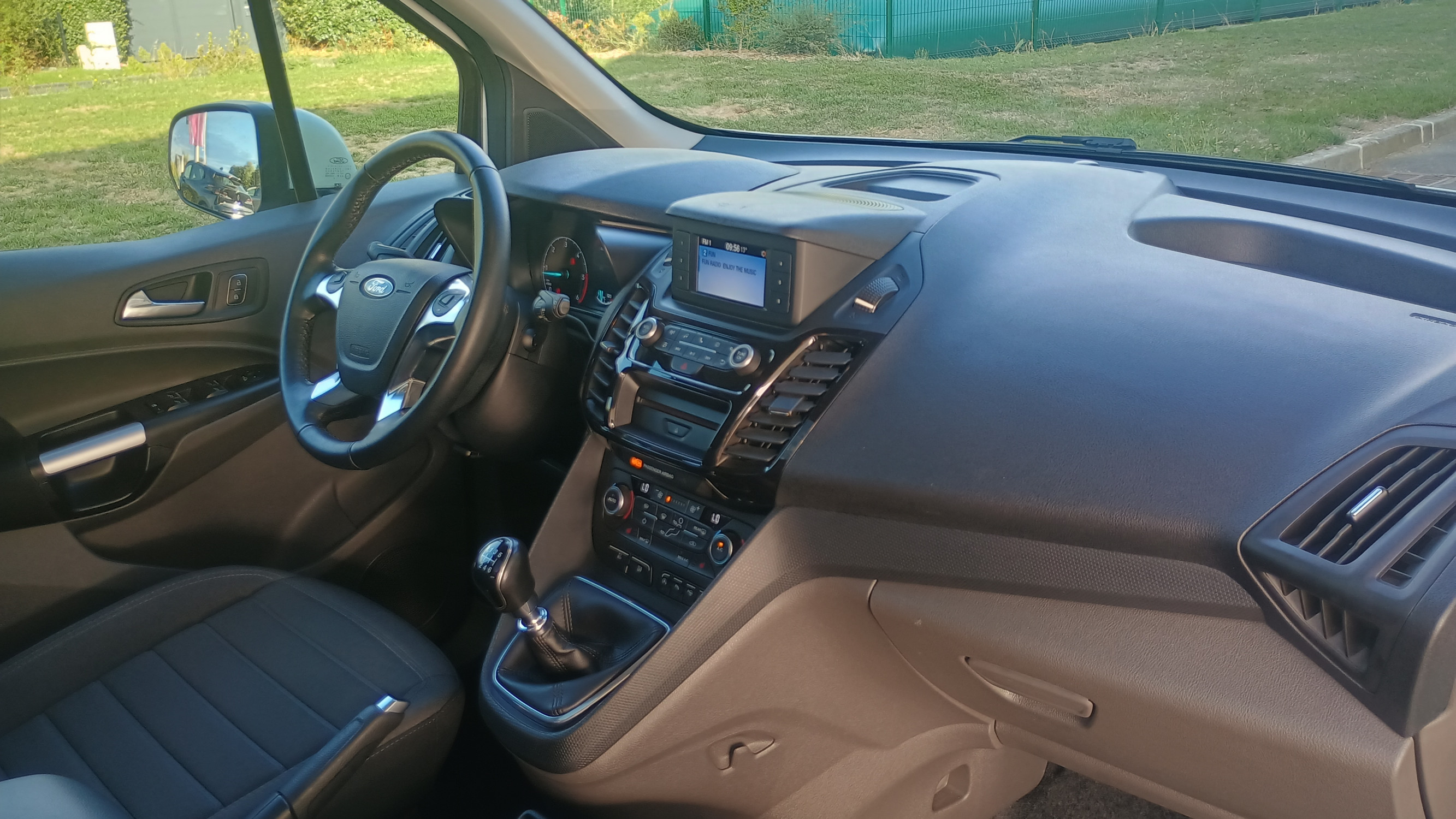 Vente en ligne Ford Tourneo Connect  1.5 L EcoBlue 120 S&S au prix de 19 490 €