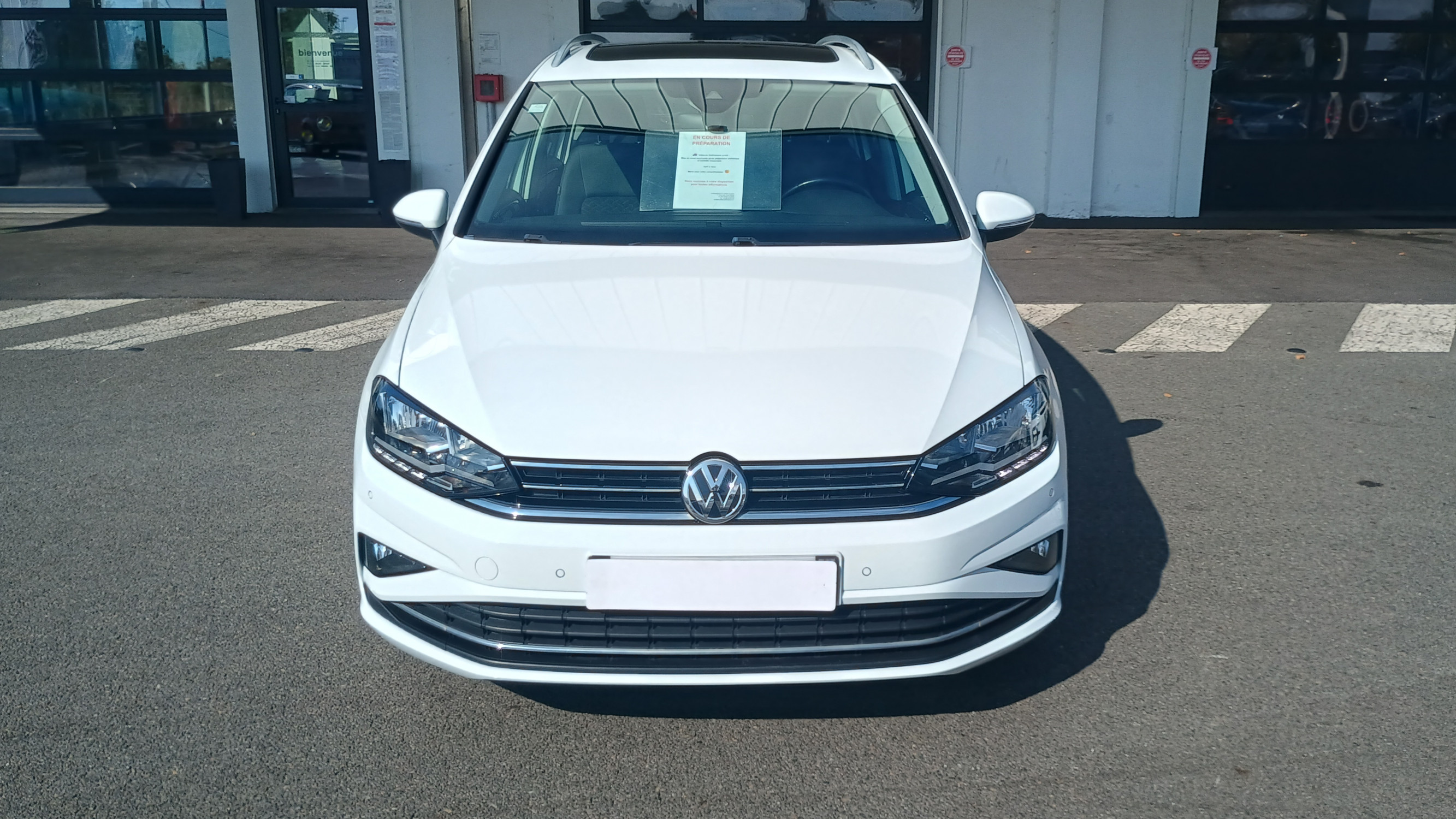 Vente en ligne Volkswagen Golf Sportvan  1.0 TSI 110 BMT BVM6 au prix de 14 990 €