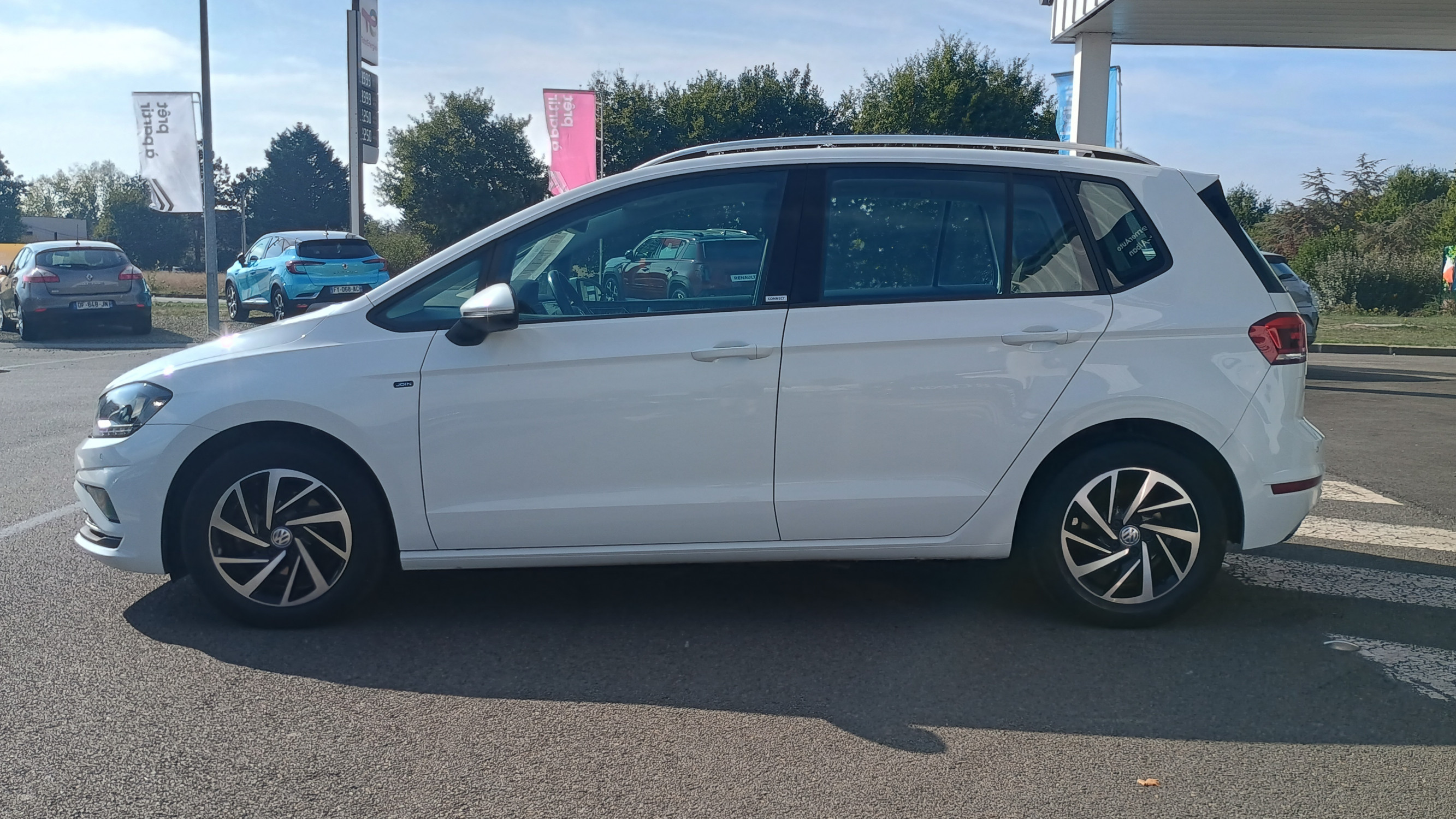 Vente en ligne Volkswagen Golf Sportvan  1.0 TSI 110 BMT BVM6 au prix de 14 990 €