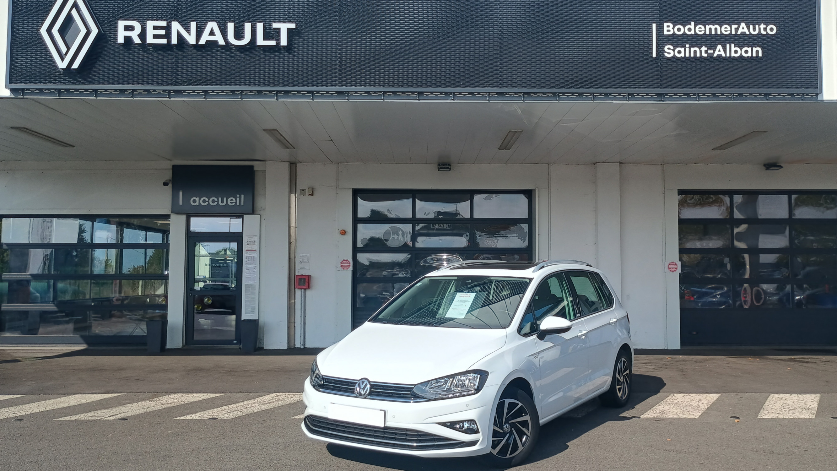 Vente en ligne Volkswagen Golf Sportvan  1.0 TSI 110 BMT BVM6 au prix de 14 990 €