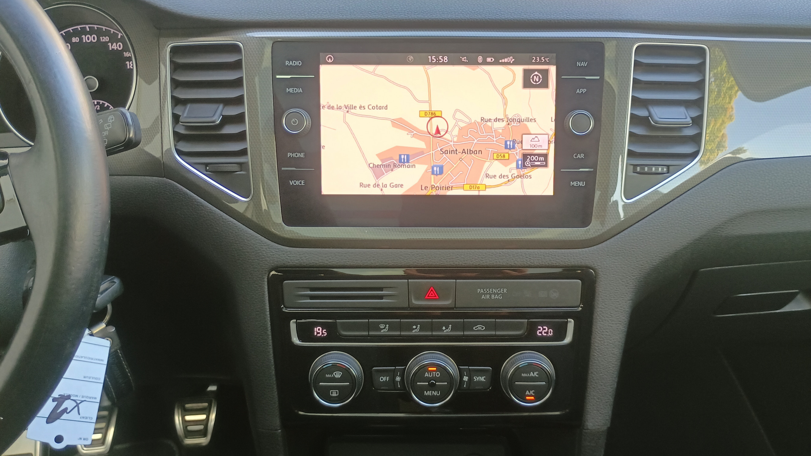 Vente en ligne Volkswagen Golf Sportvan  1.0 TSI 110 BMT BVM6 au prix de 14 990 €