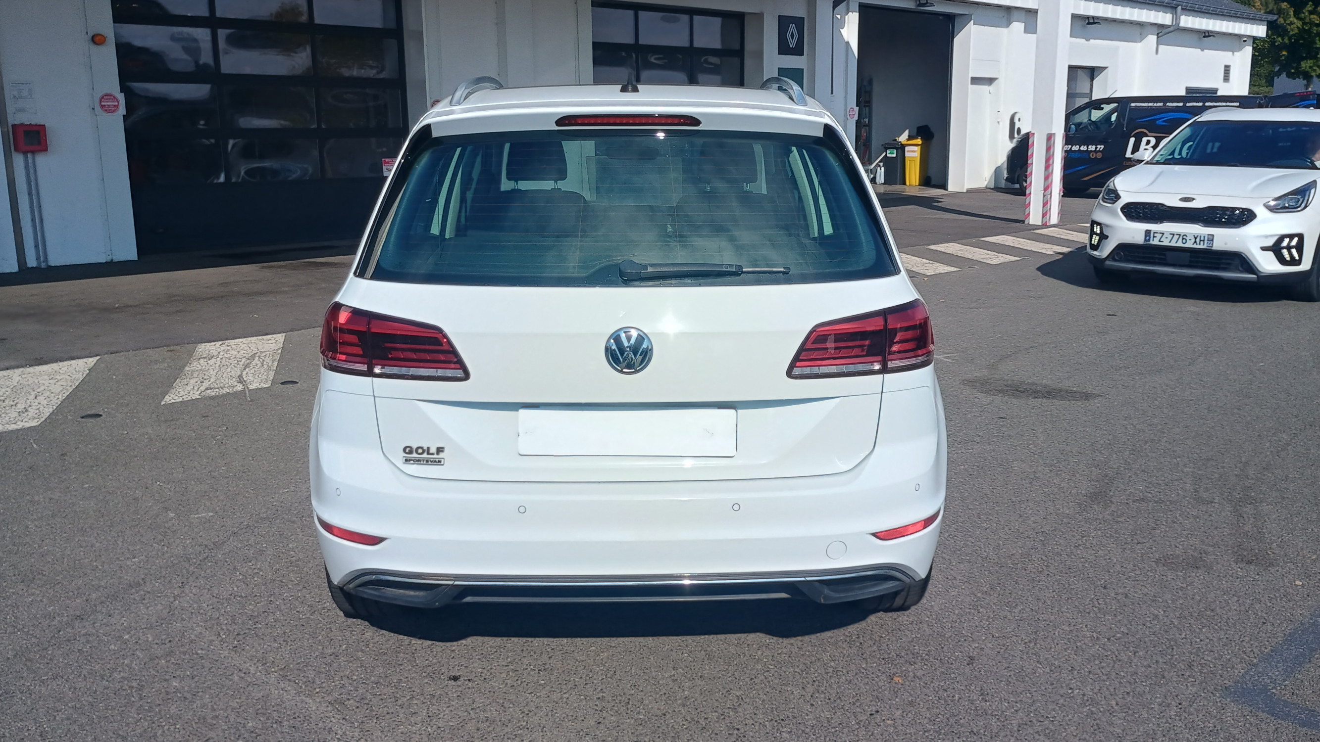 Vente en ligne Volkswagen Golf Sportvan  1.0 TSI 110 BMT BVM6 au prix de 14 990 €