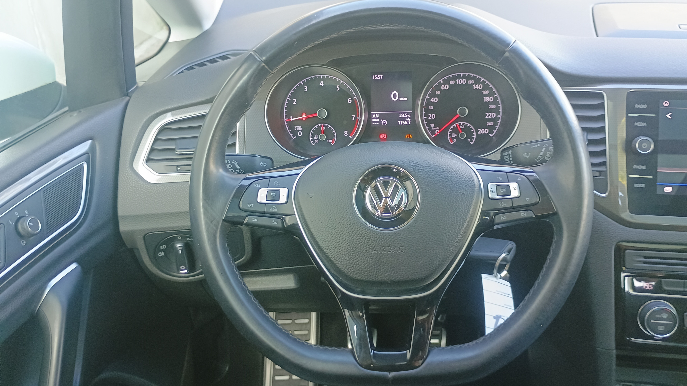 Vente en ligne Volkswagen Golf Sportvan  1.0 TSI 110 BMT BVM6 au prix de 14 990 €