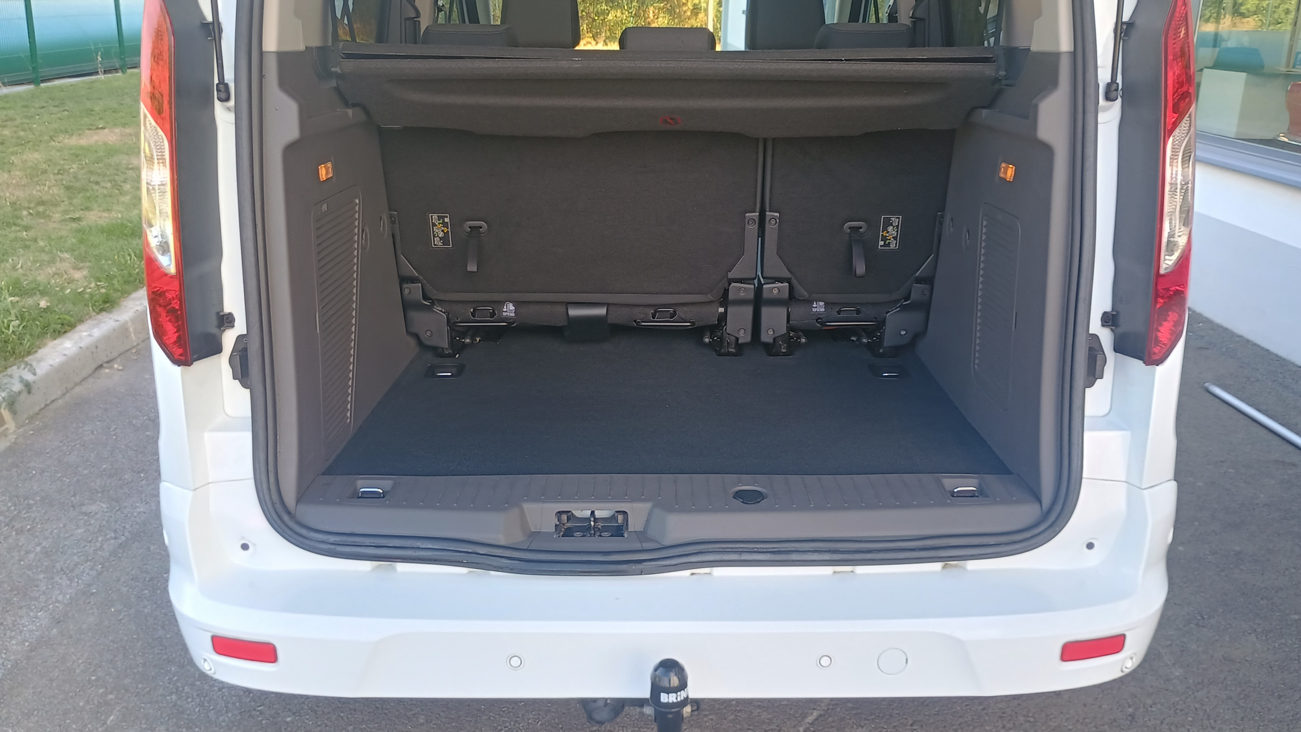 Vente en ligne Ford Tourneo Connect  1.5 L EcoBlue 120 S&S au prix de 19 990 €