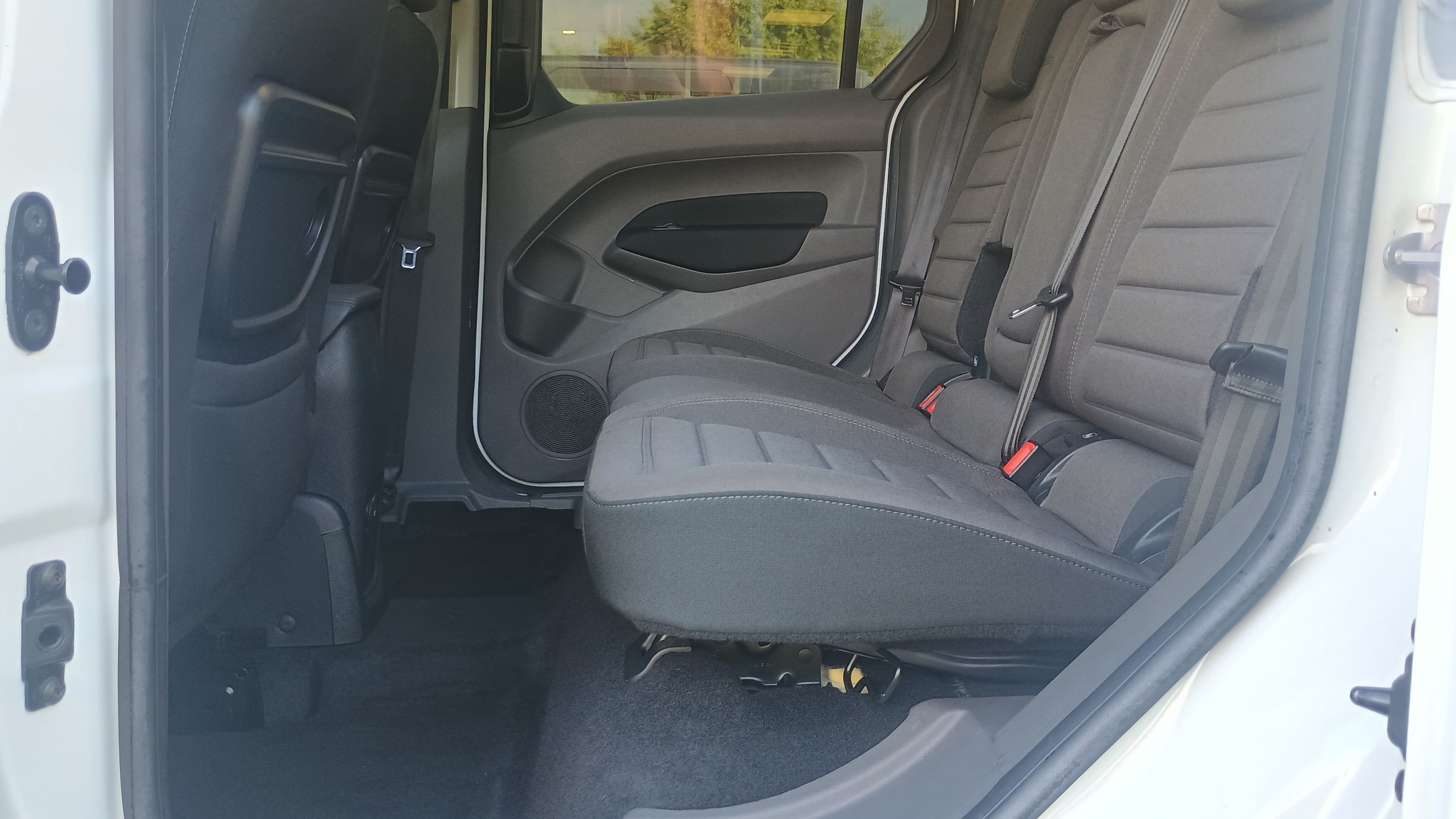 Vente en ligne Ford Tourneo Connect  1.5 L EcoBlue 120 S&S au prix de 19 490 €