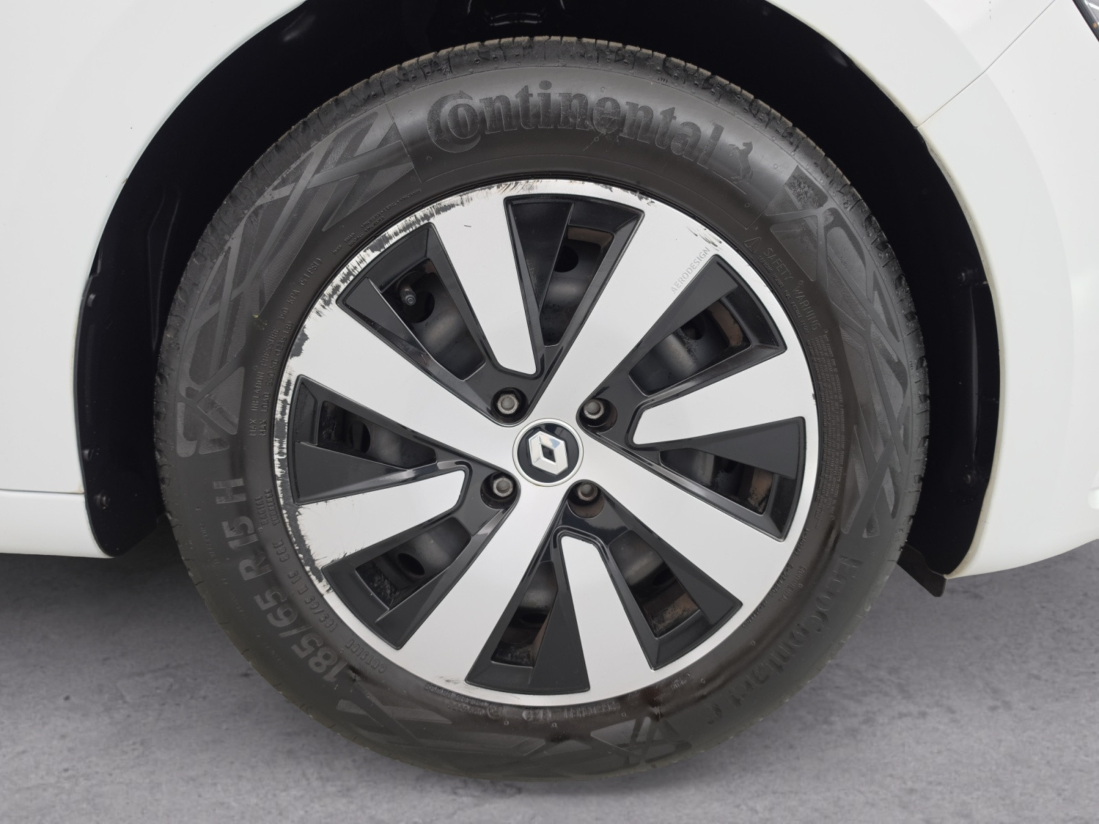 Vente en ligne Renault Clio 5 Clio TCe 90 au prix de 14 990 €