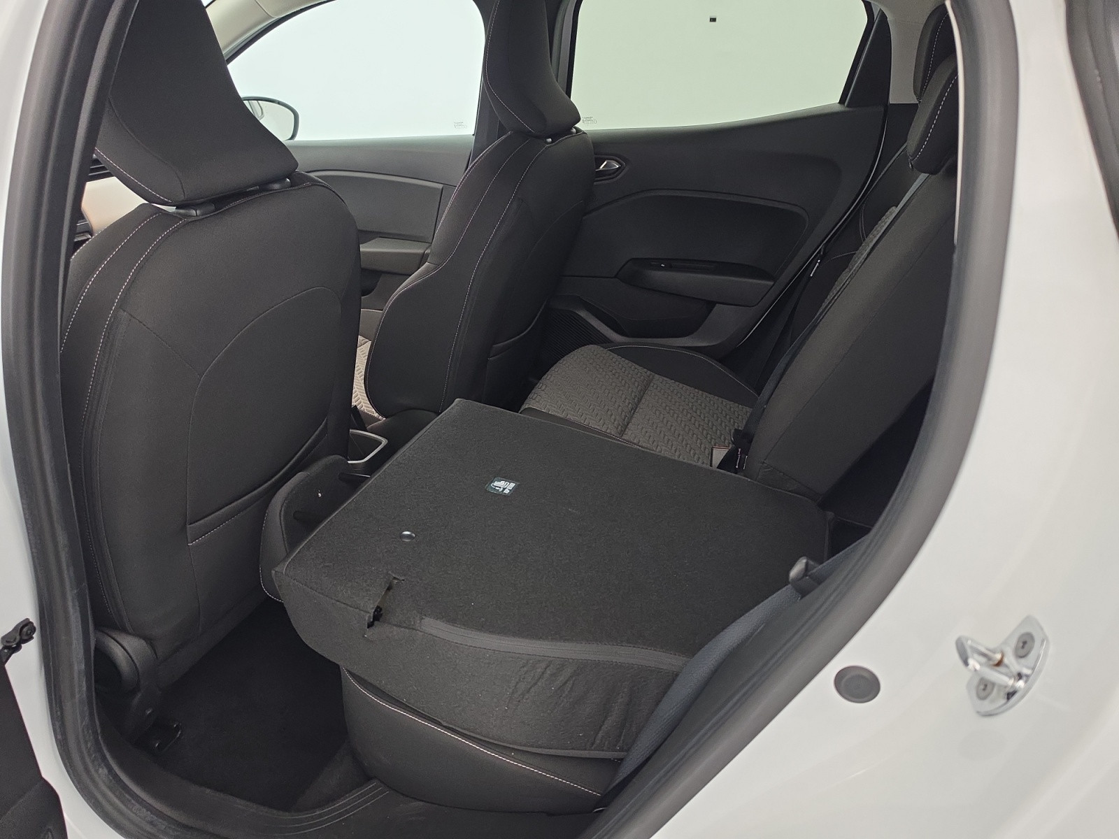Vente en ligne Renault Clio 5 Clio TCe 90 au prix de 14 990 €