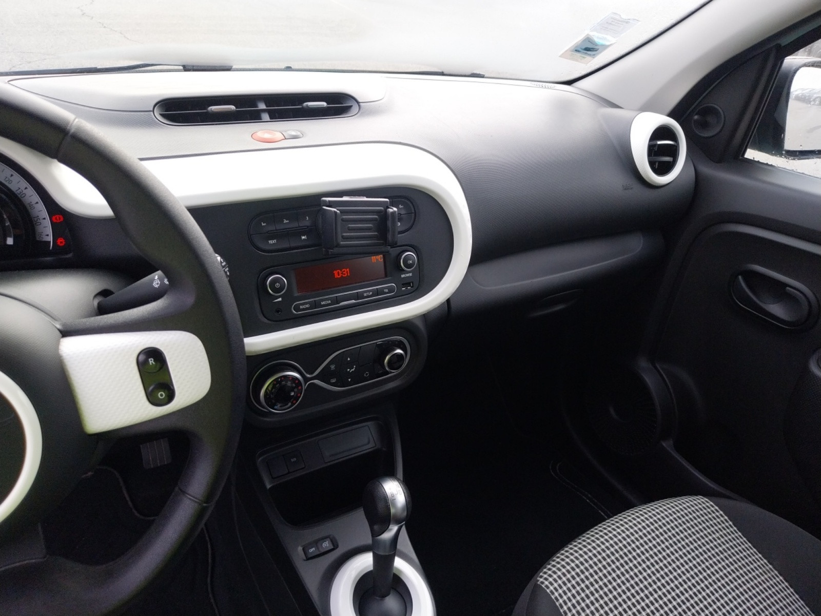 Vente en ligne Renault Twingo Electrique Twingo III E-Tech au prix de 11 350 €