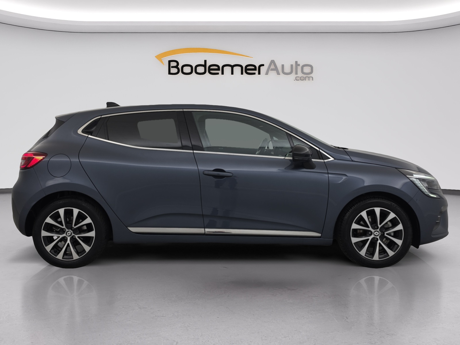 Vente en ligne Renault Clio 5 Clio E-Tech full hybrid 145 au prix de 16 900 €