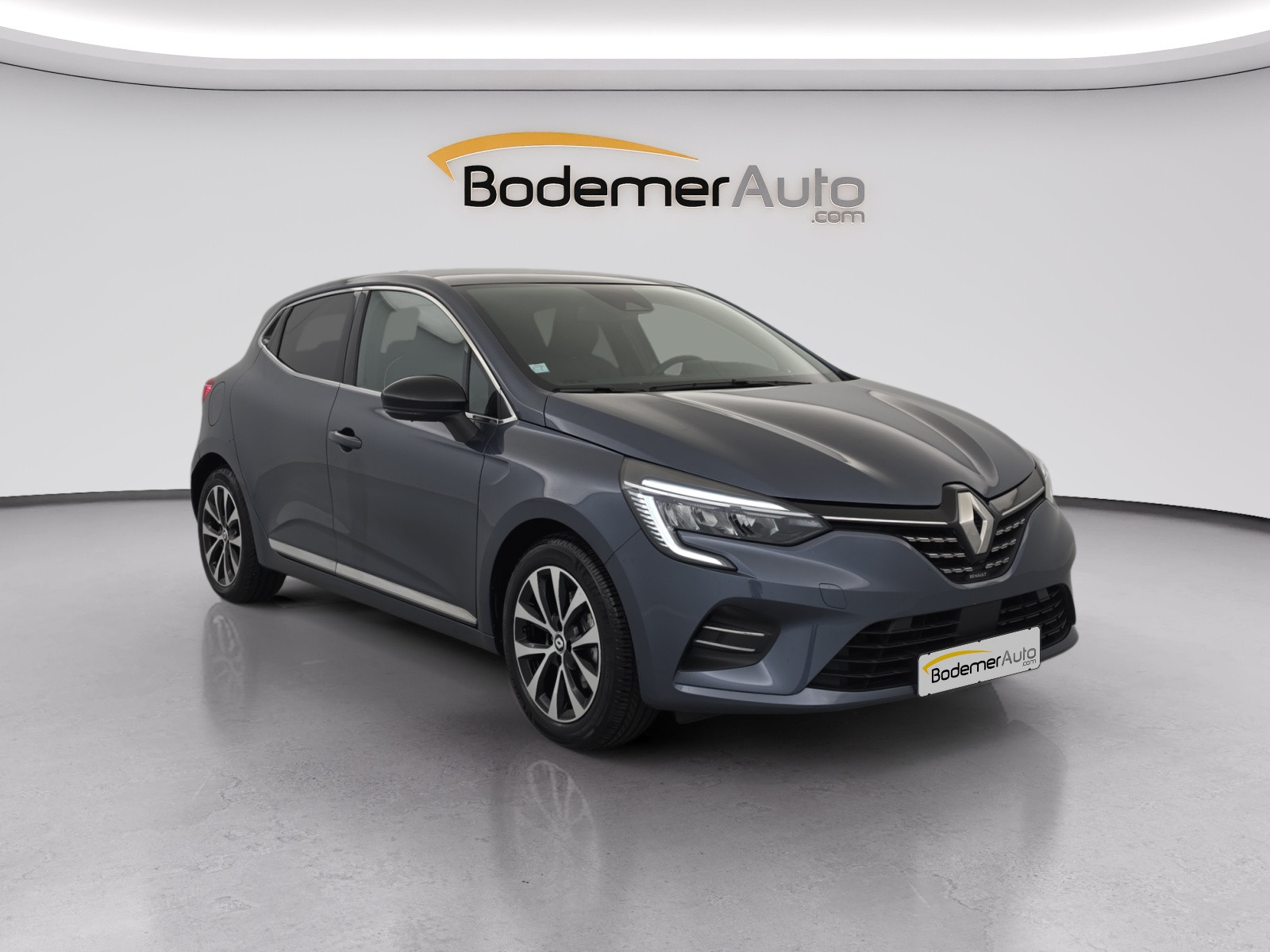 Vente en ligne Renault Clio 5 Clio E-Tech full hybrid 145 au prix de 16 900 €