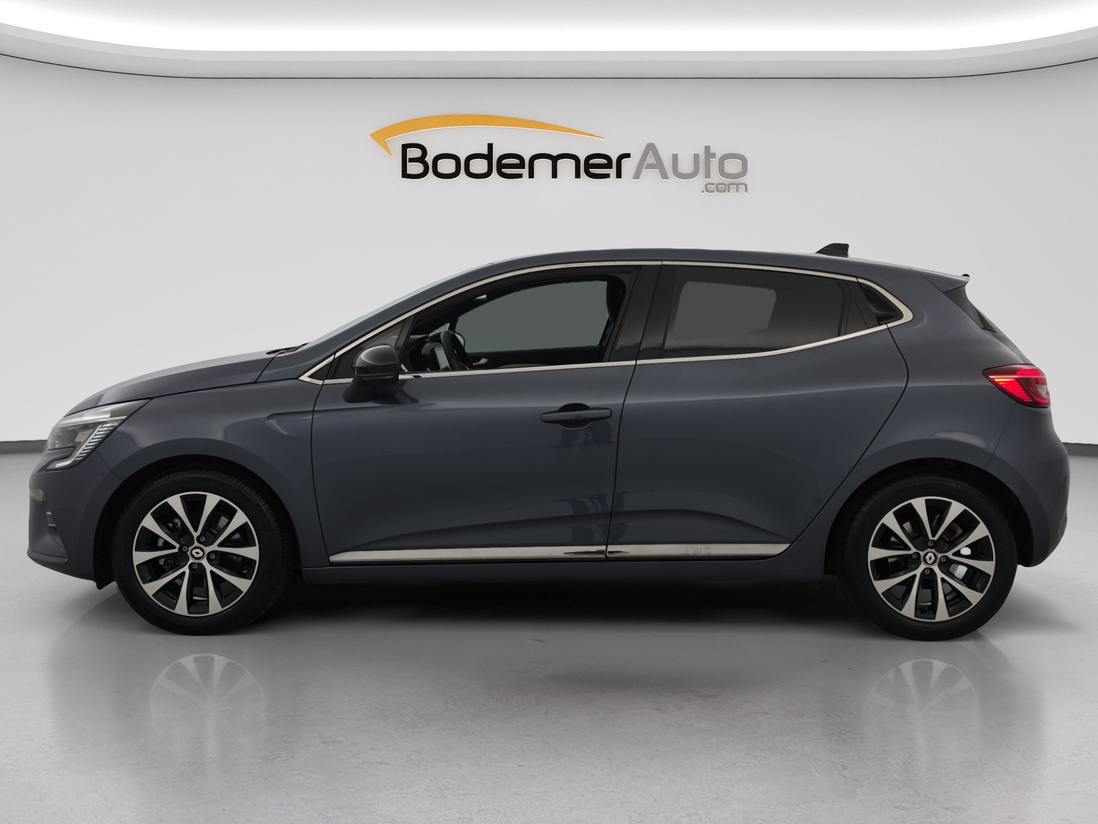 Vente en ligne Renault Clio 5 Clio E-Tech full hybrid 145 au prix de 16 900 €