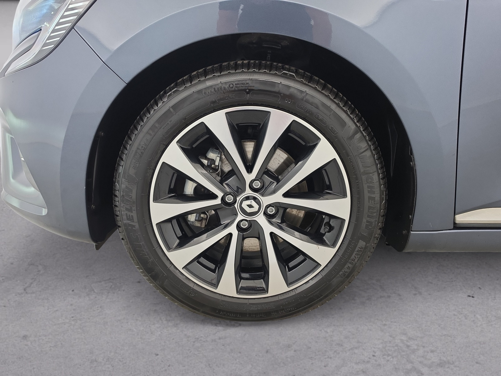Vente en ligne Renault Clio 5 Clio E-Tech full hybrid 145 au prix de 16 900 €