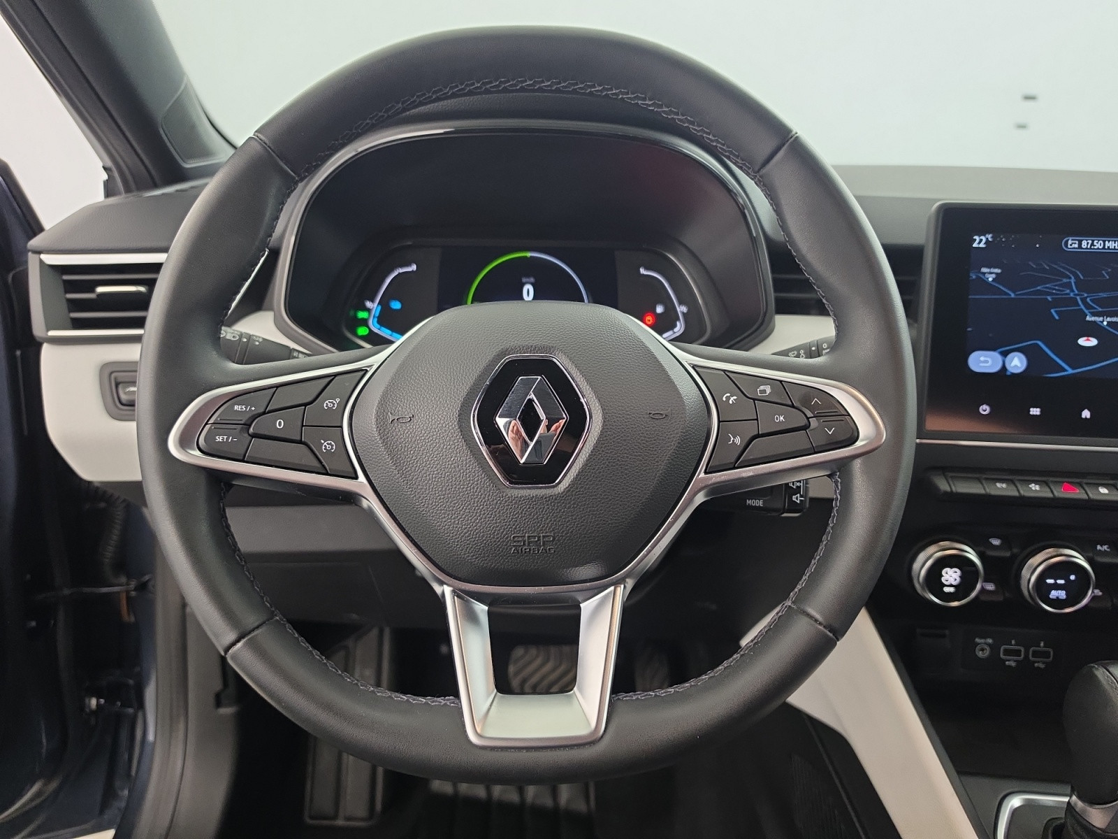Vente en ligne Renault Clio 5 Clio E-Tech full hybrid 145 au prix de 16 900 €
