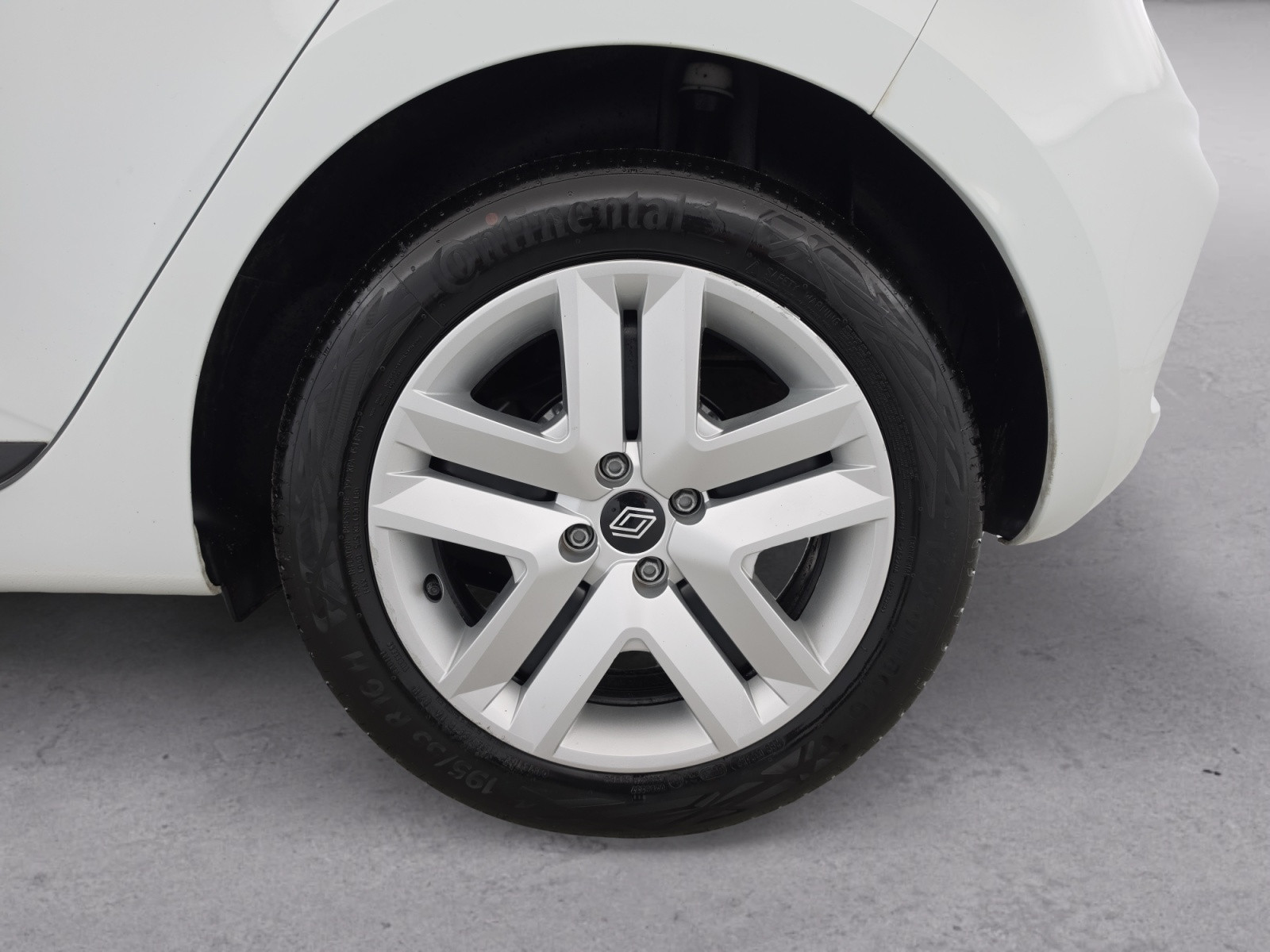 Vente en ligne Renault Clio 5 Clio TCe 90 au prix de 14 990 €