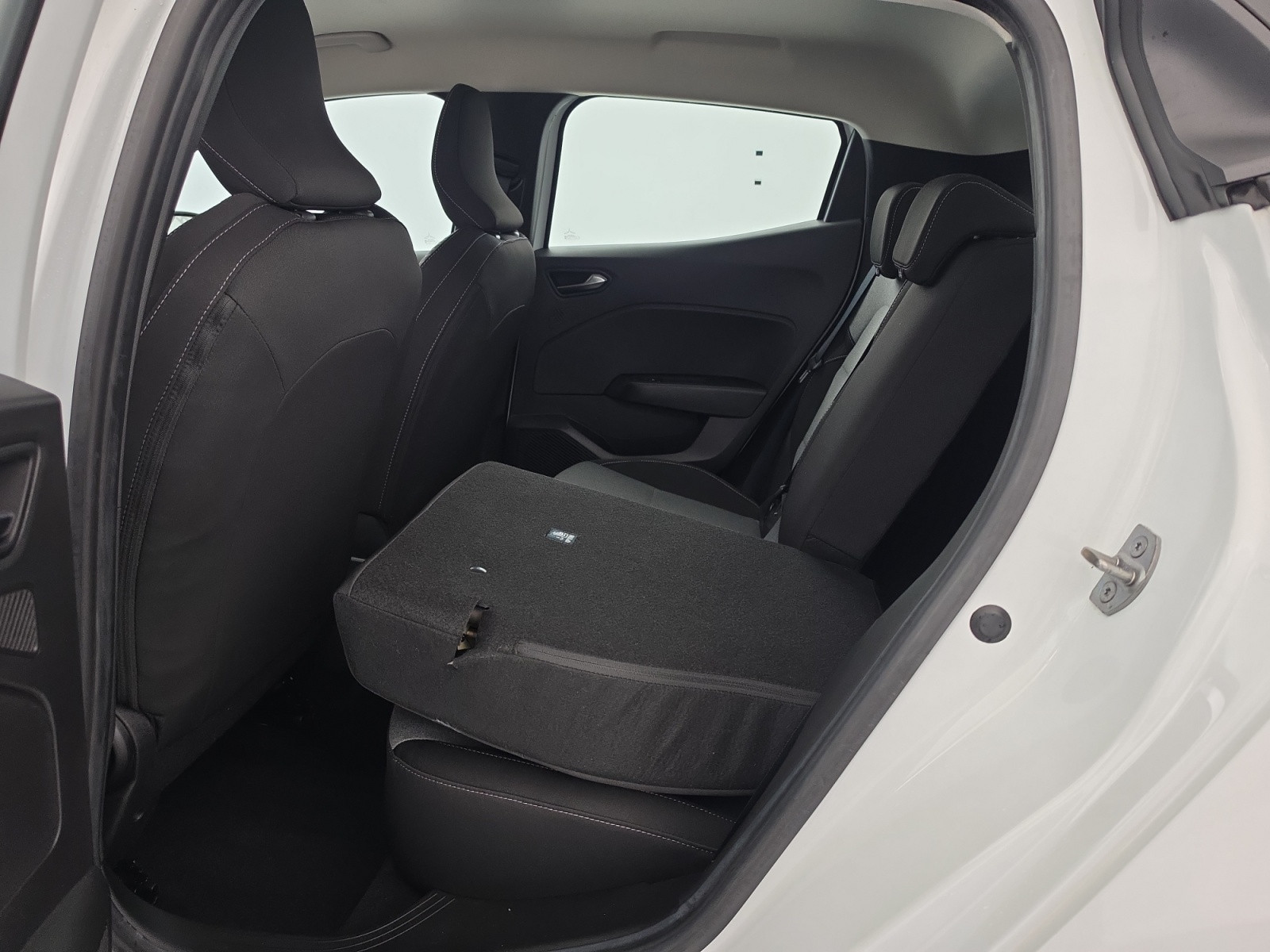 Vente en ligne Renault Clio 5 Clio TCe 90 au prix de 14 990 €
