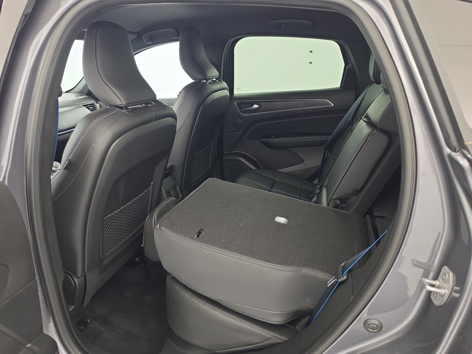 Vente en ligne Renault Arkana  E-Tech full hybrid 145 GSR2 au prix de 28 950 €